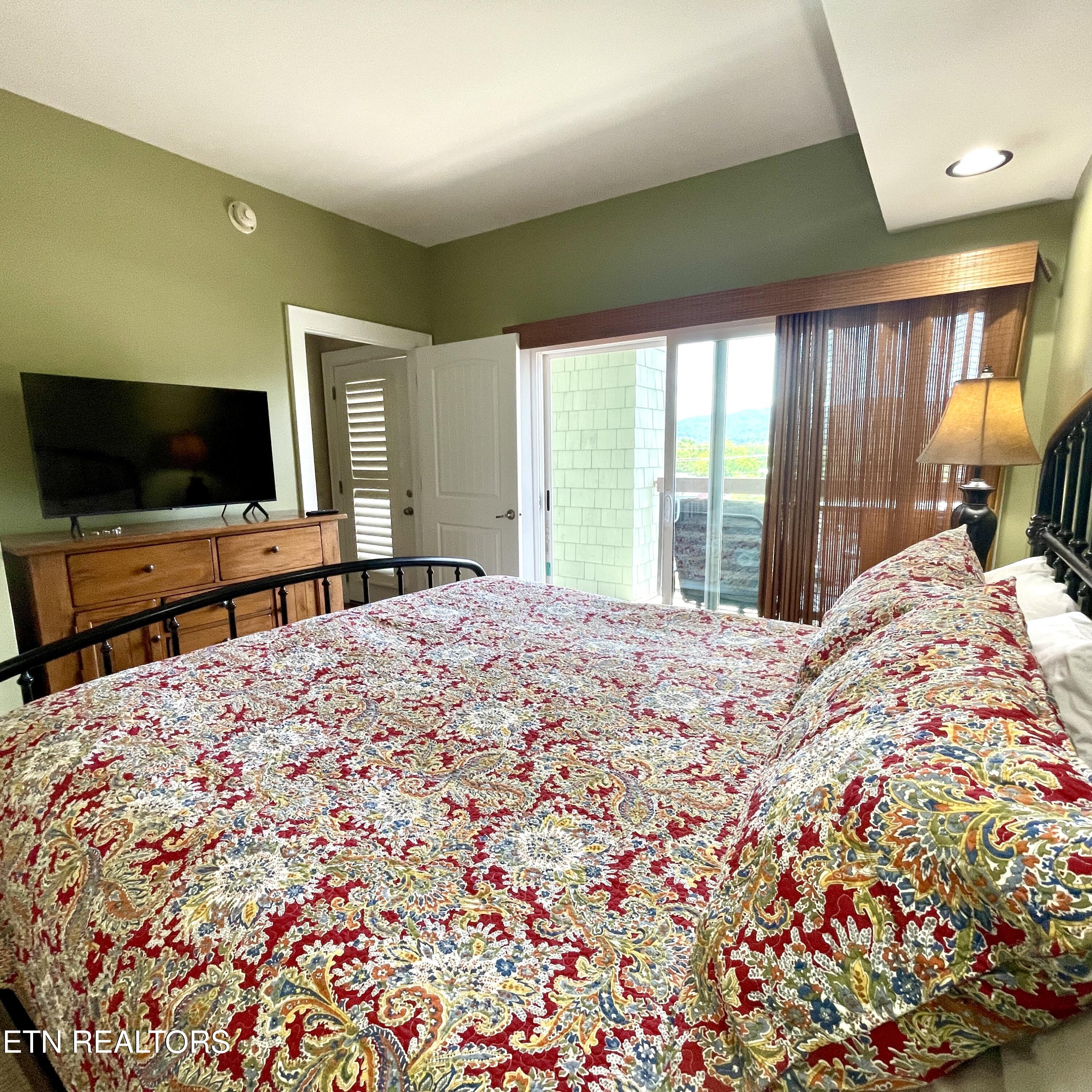 3415 Teaster Lane Pigeon Forge TN 37863