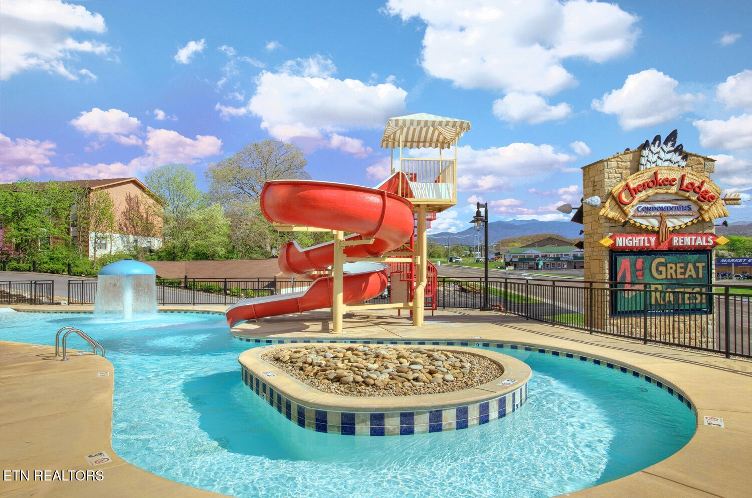 3415 Teaster Lane Pigeon Forge TN 37863