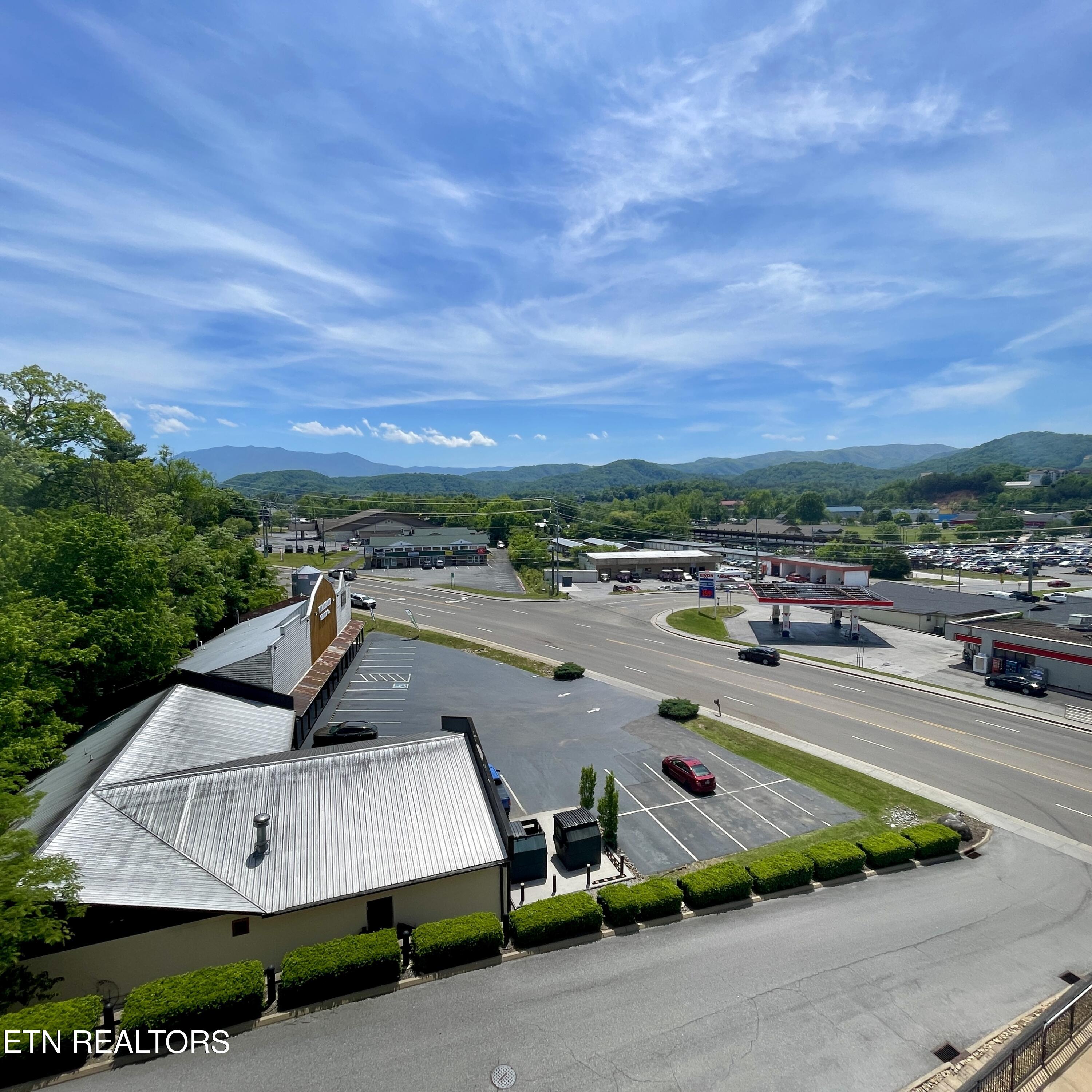 3415 Teaster Lane Pigeon Forge TN 37863