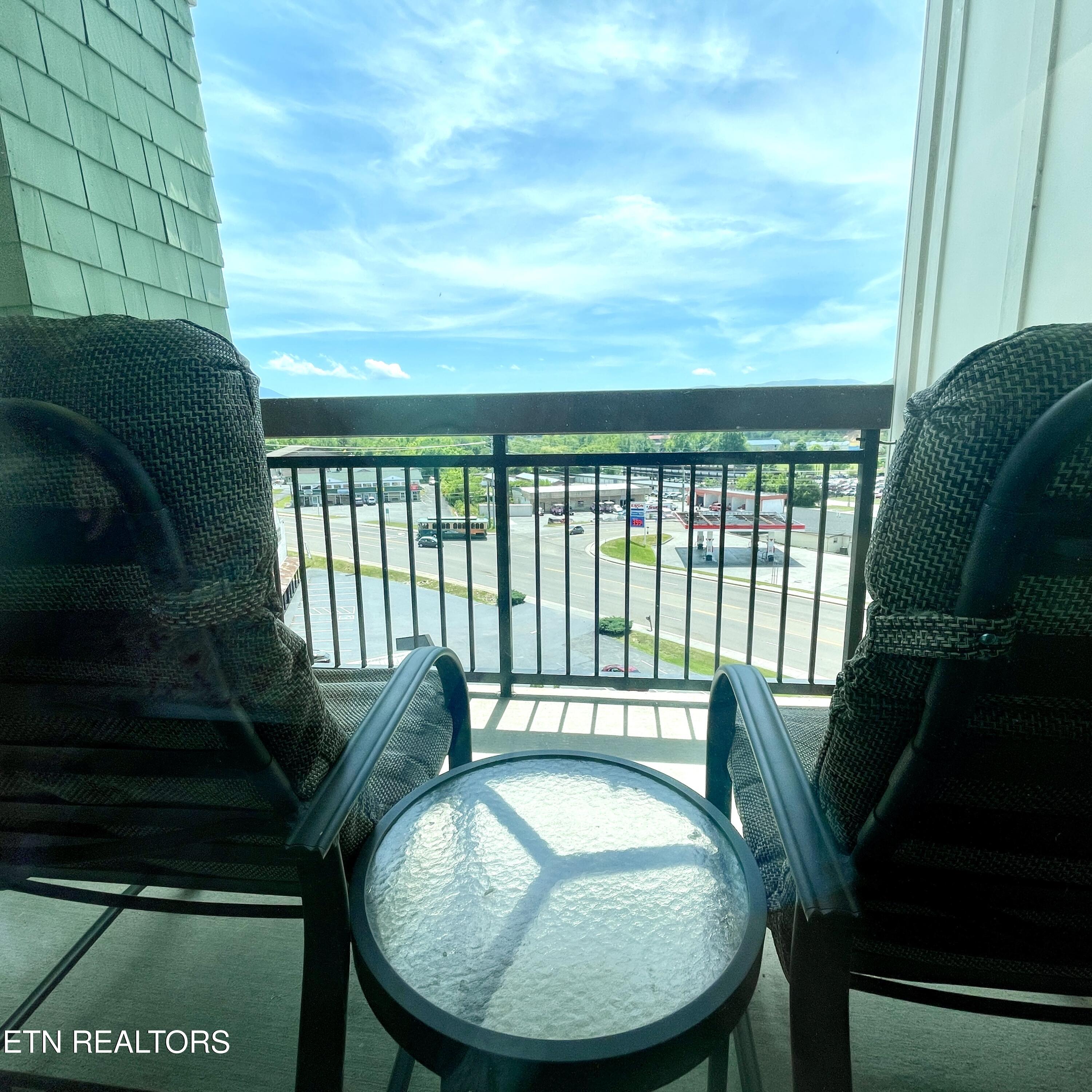 3415 Teaster Lane Pigeon Forge TN 37863