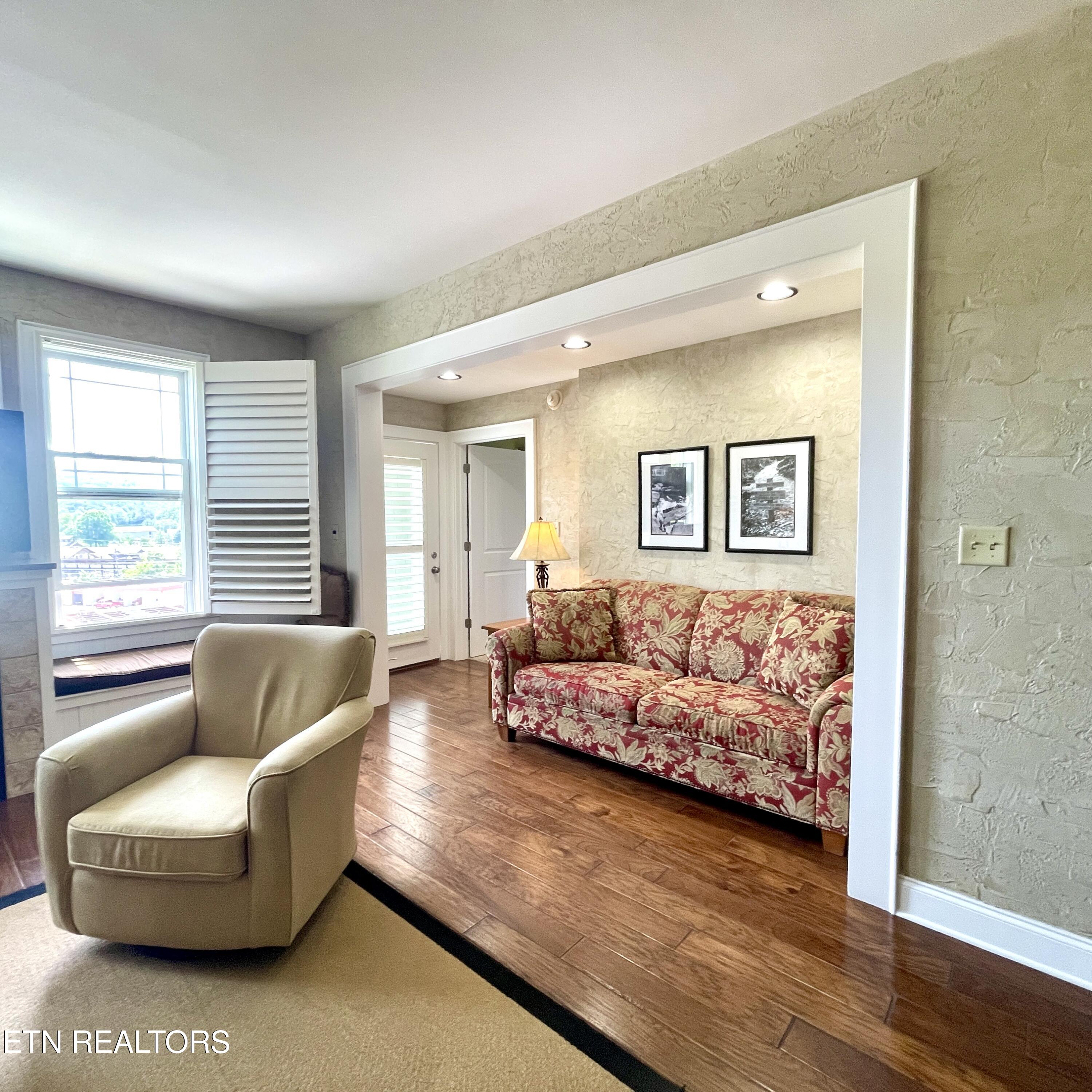3415 Teaster Lane Pigeon Forge TN 37863