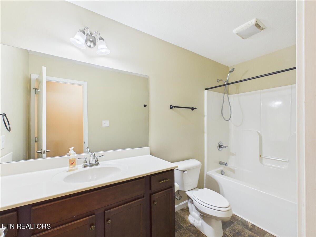 241 Stonefield Drive Harrogate TN 37752