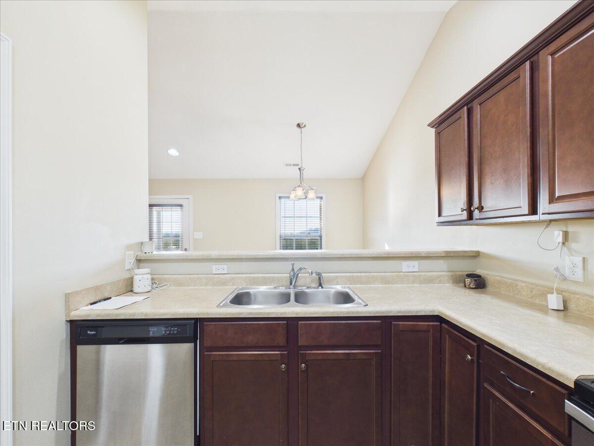 241 Stonefield Drive Harrogate TN 37752