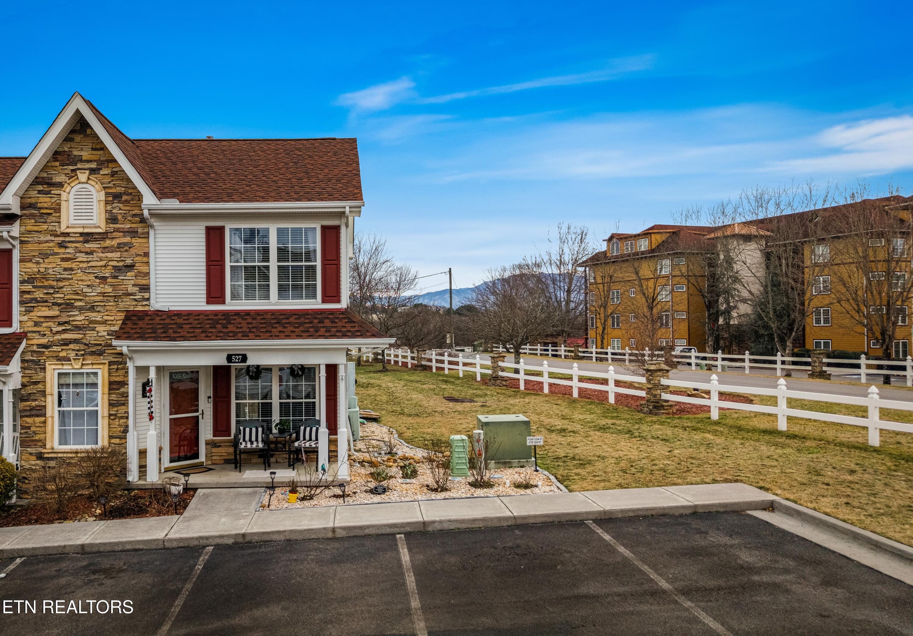 527 Orchard Valley Way Sevierville TN 37862