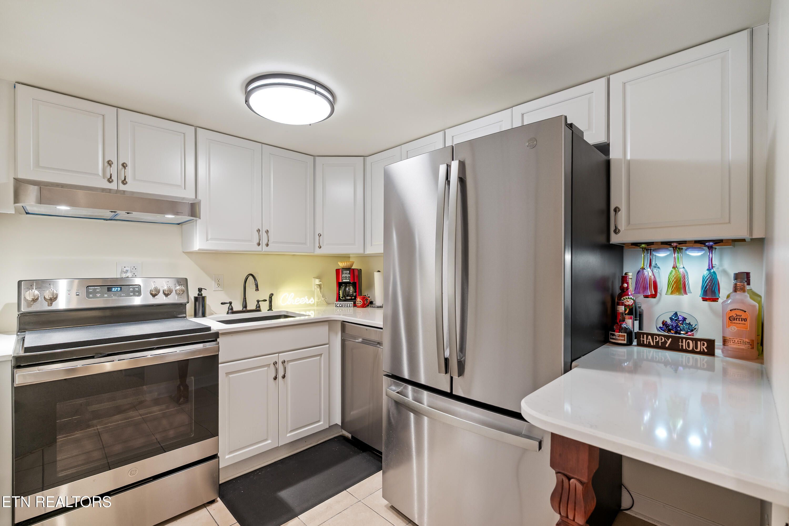 527 Orchard Valley Way Sevierville TN 37862
