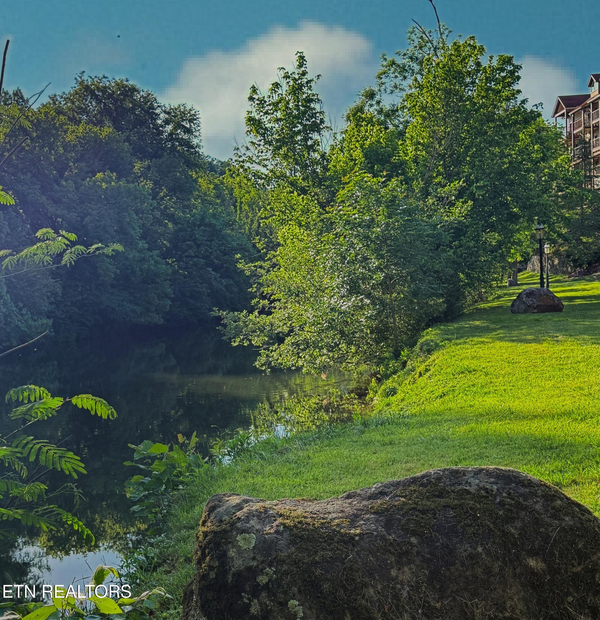 527 Orchard Valley Way Sevierville TN 37862