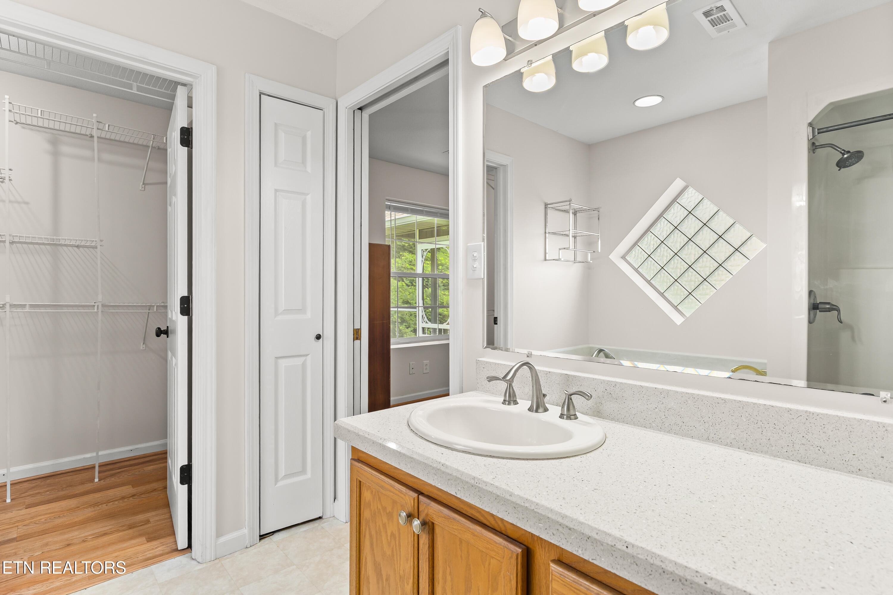 90 Peartree Lane Loudon TN 37774