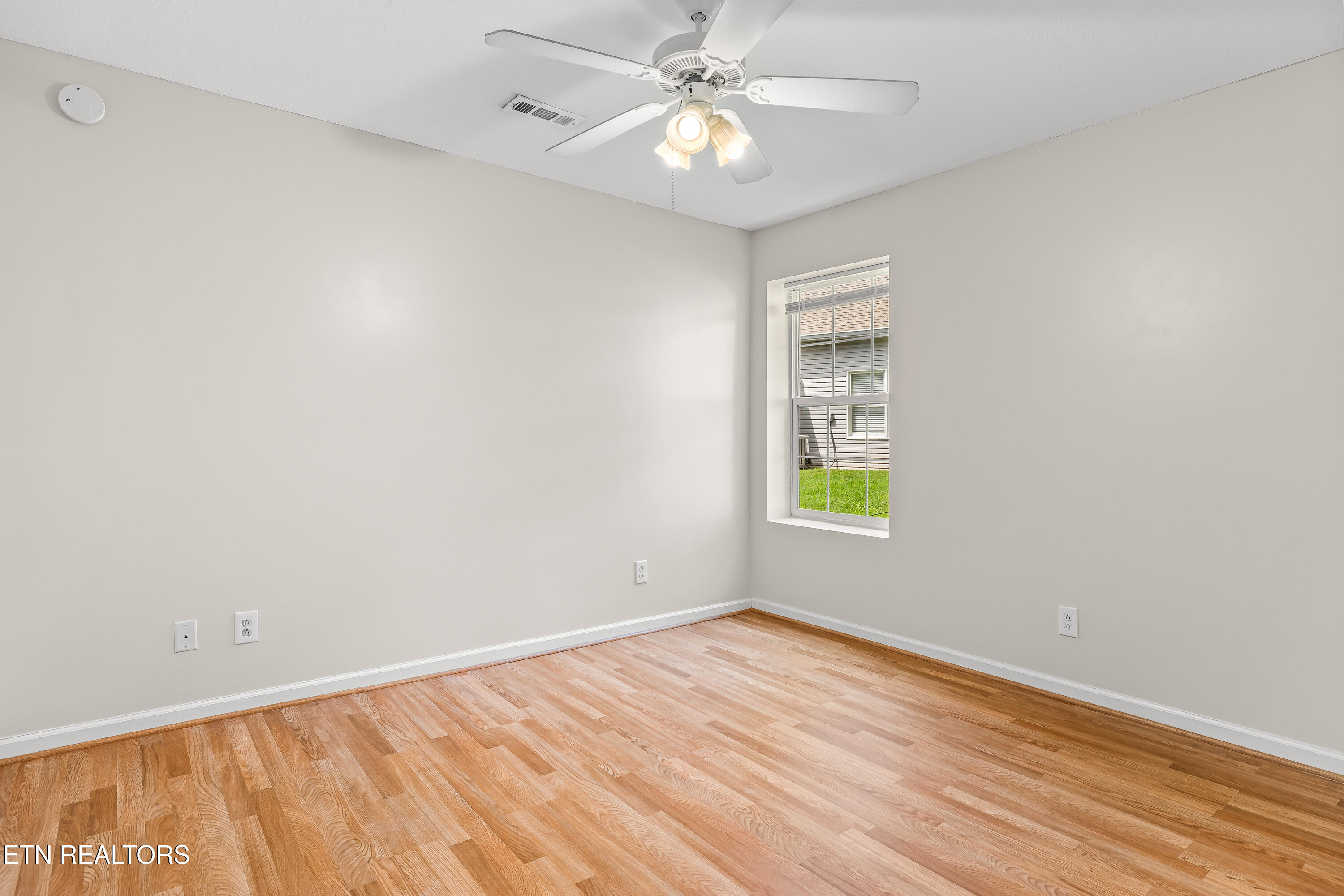 90 Peartree Lane Loudon TN 37774
