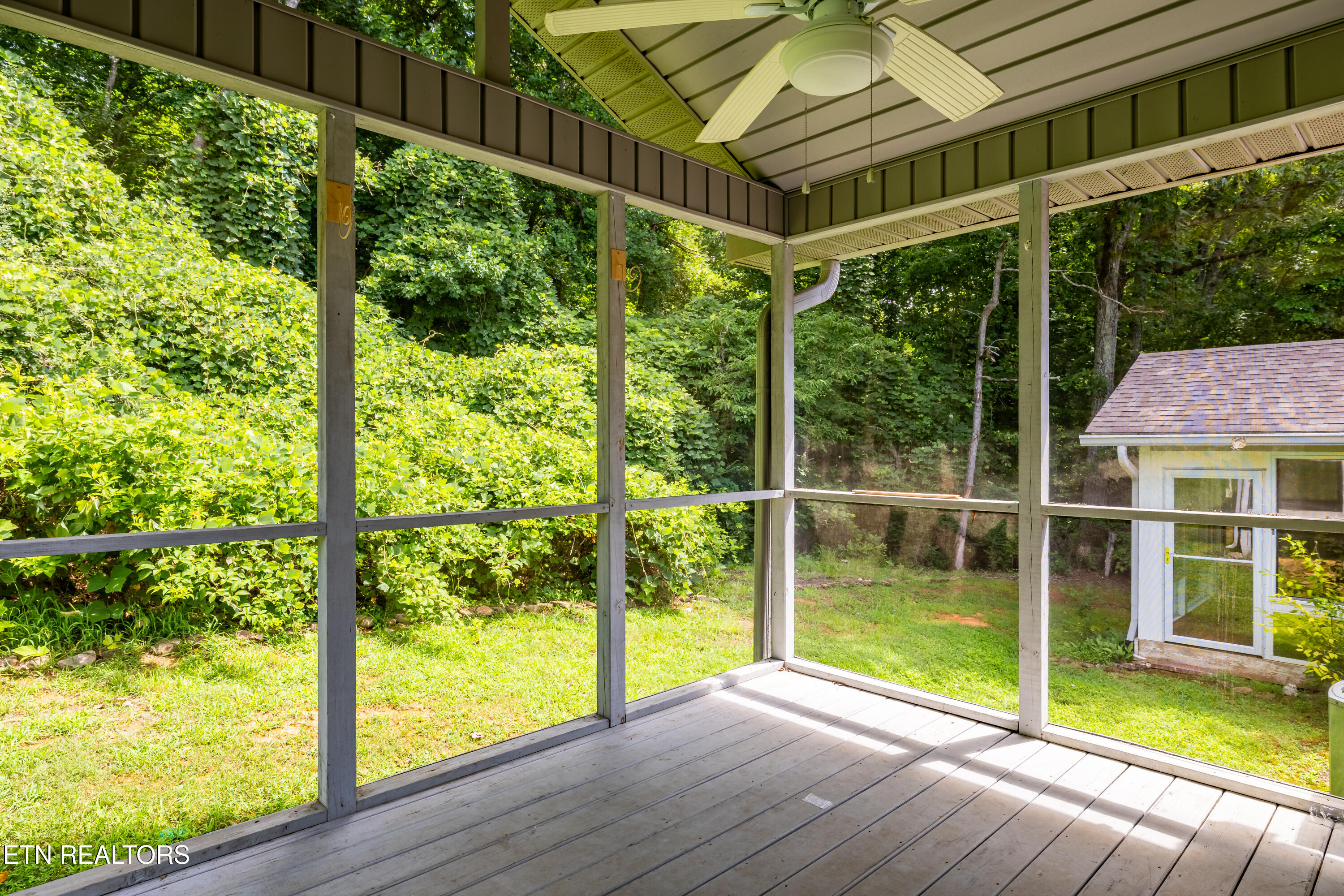 90 Peartree Lane Loudon TN 37774