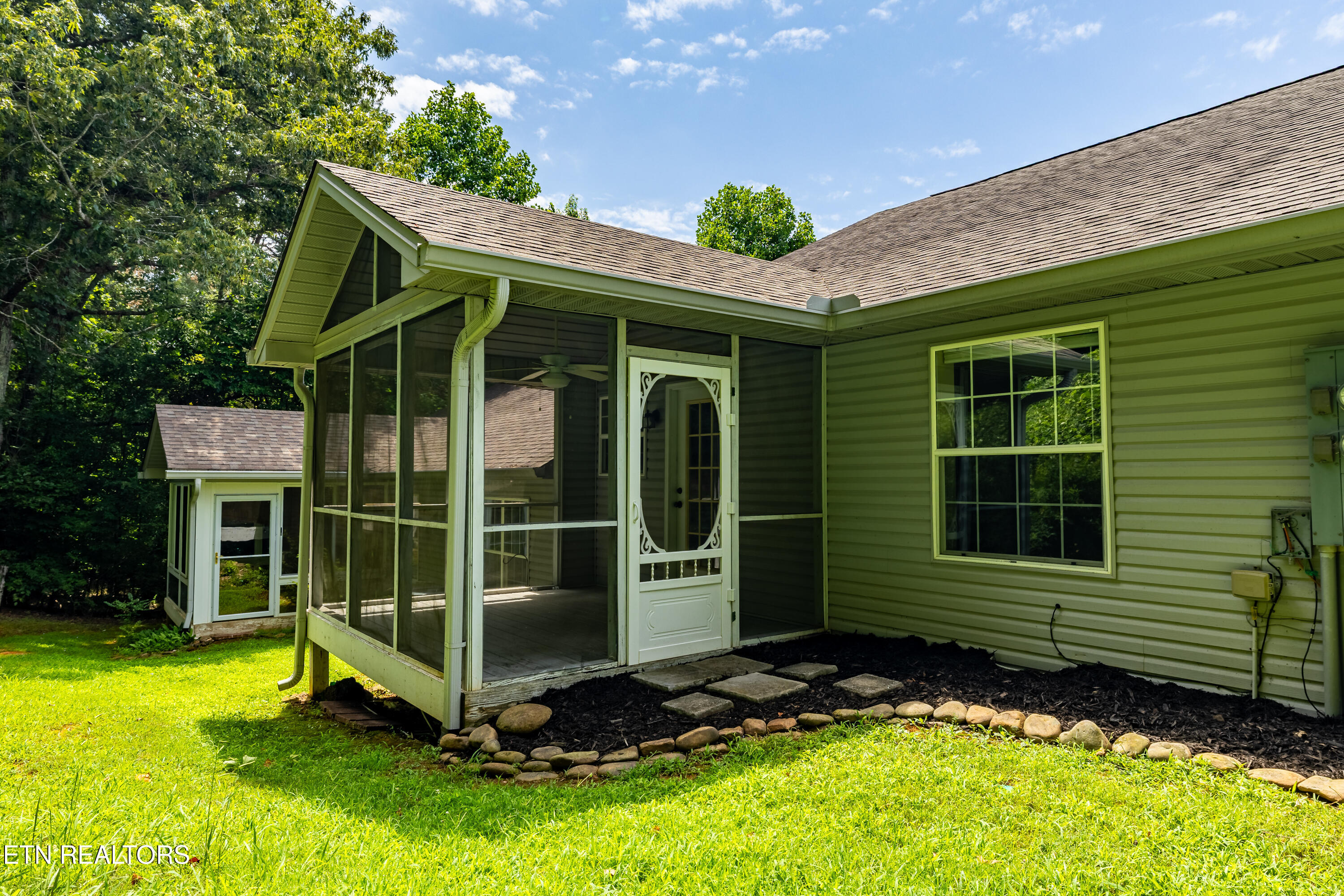90 Peartree Lane Loudon TN 37774
