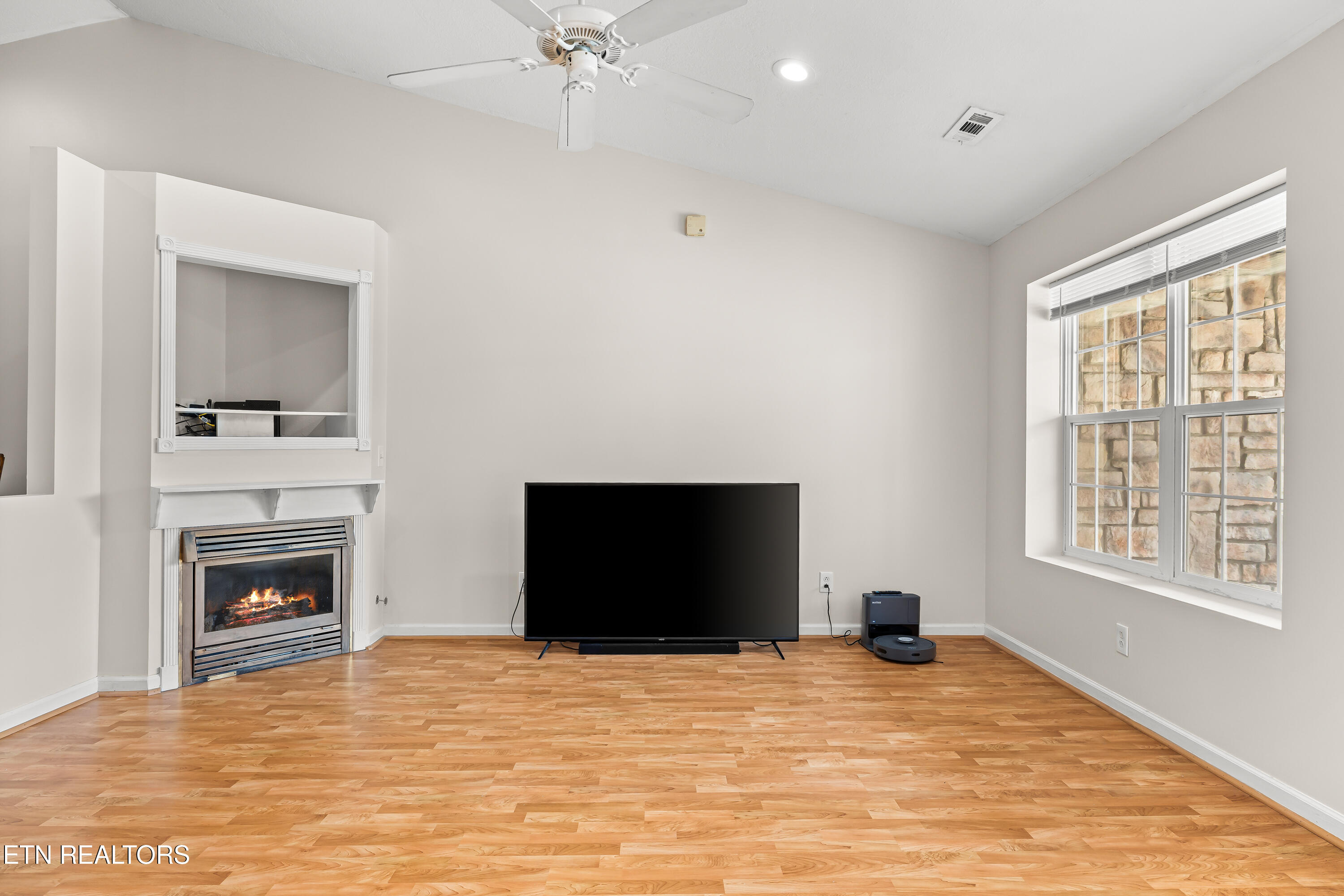 90 Peartree Lane Loudon TN 37774