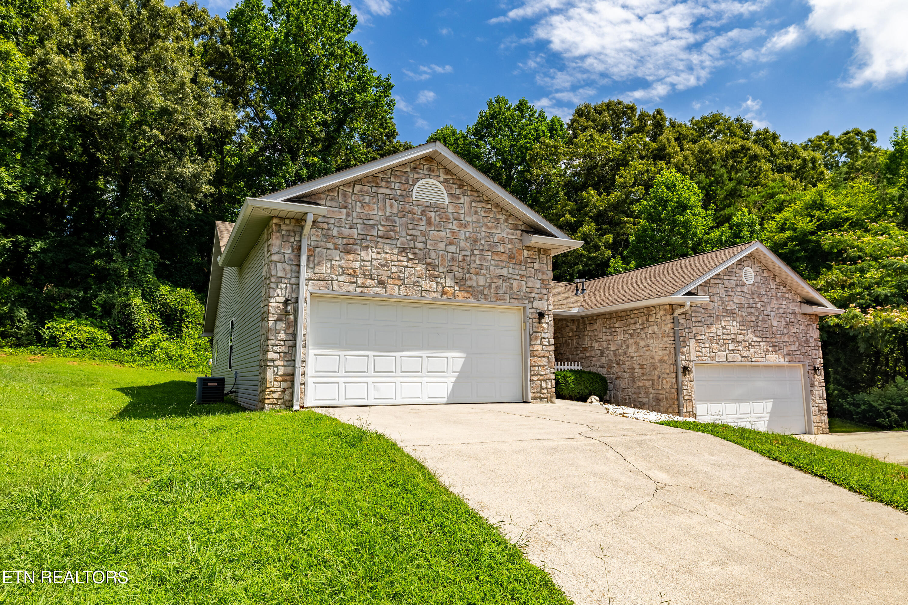 90 Peartree Lane Loudon TN 37774