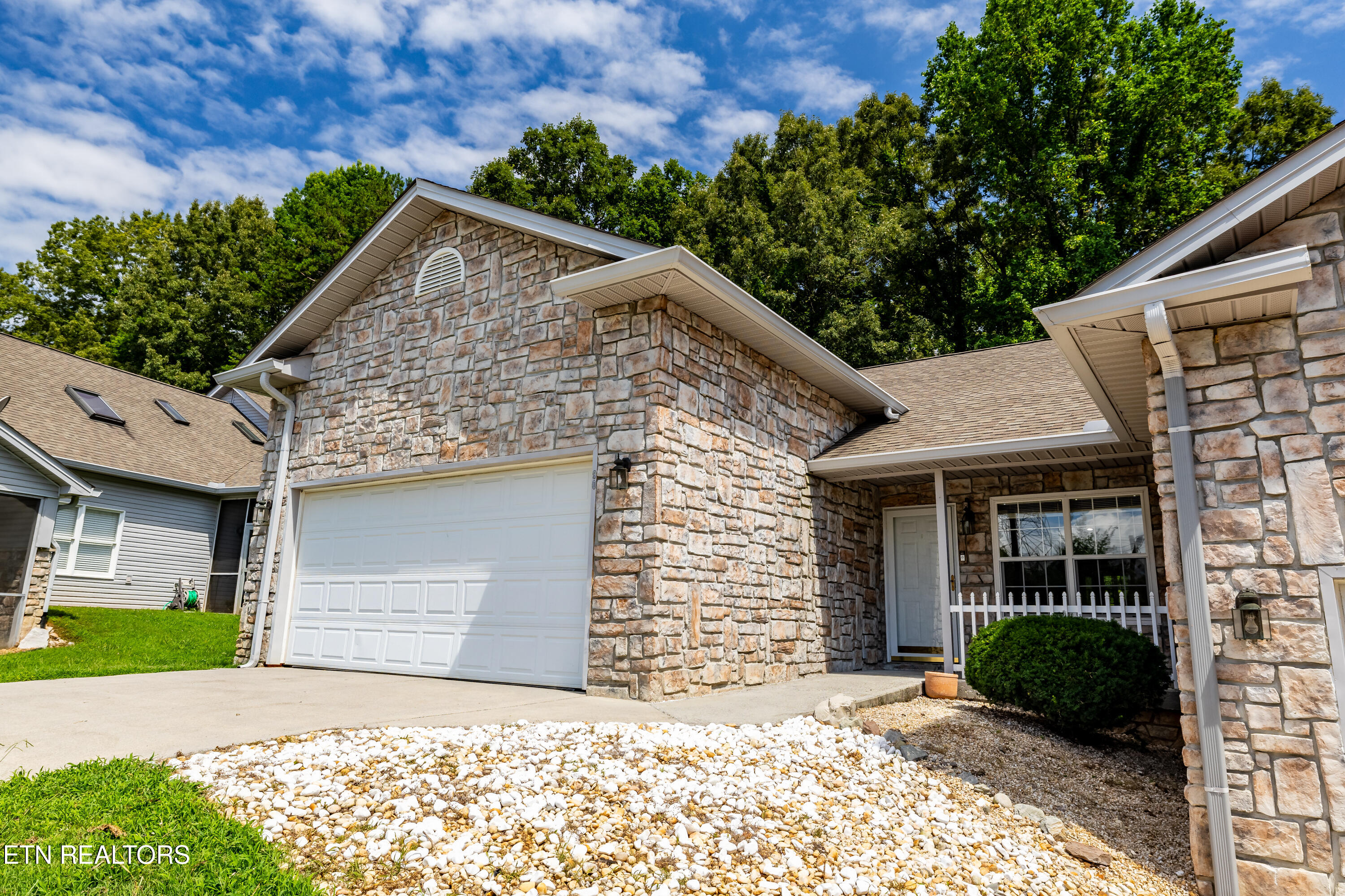 90 Peartree Lane Loudon TN 37774