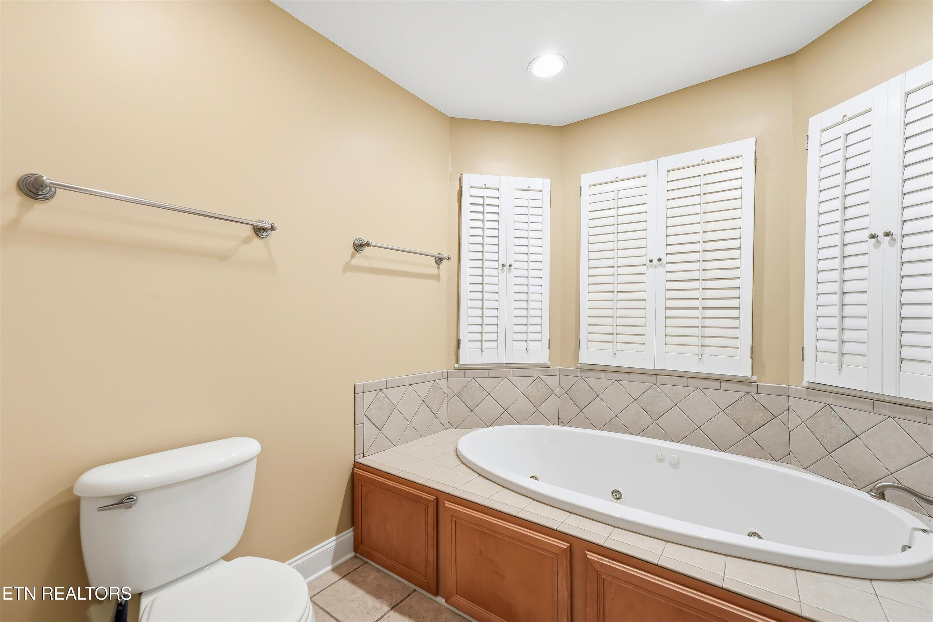 6000 Round Hill Lane Knoxville TN 37912