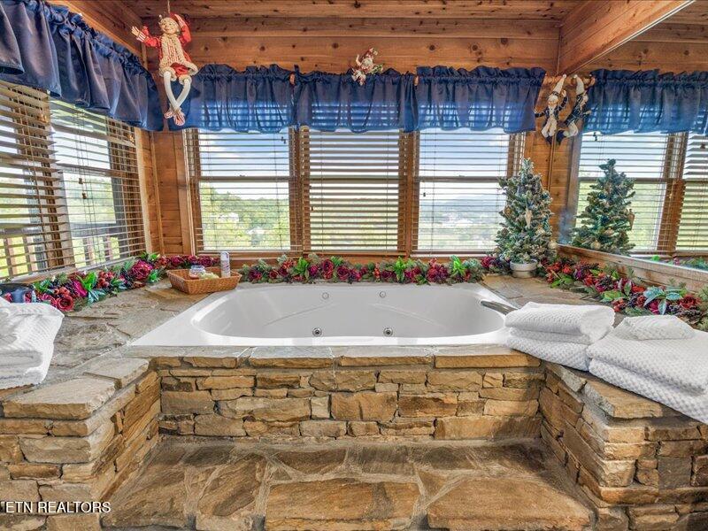 2044 Hickory Ridge Way Sevierville TN 37862