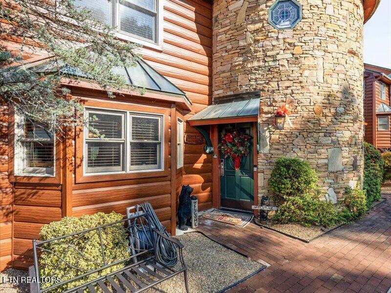 2044 Hickory Ridge Way Sevierville TN 37862