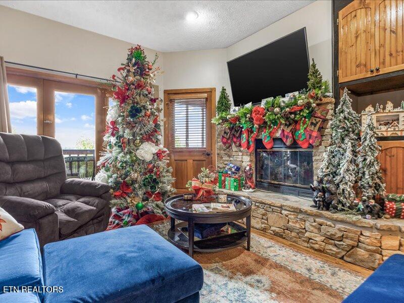 2044 Hickory Ridge Way Sevierville TN 37862