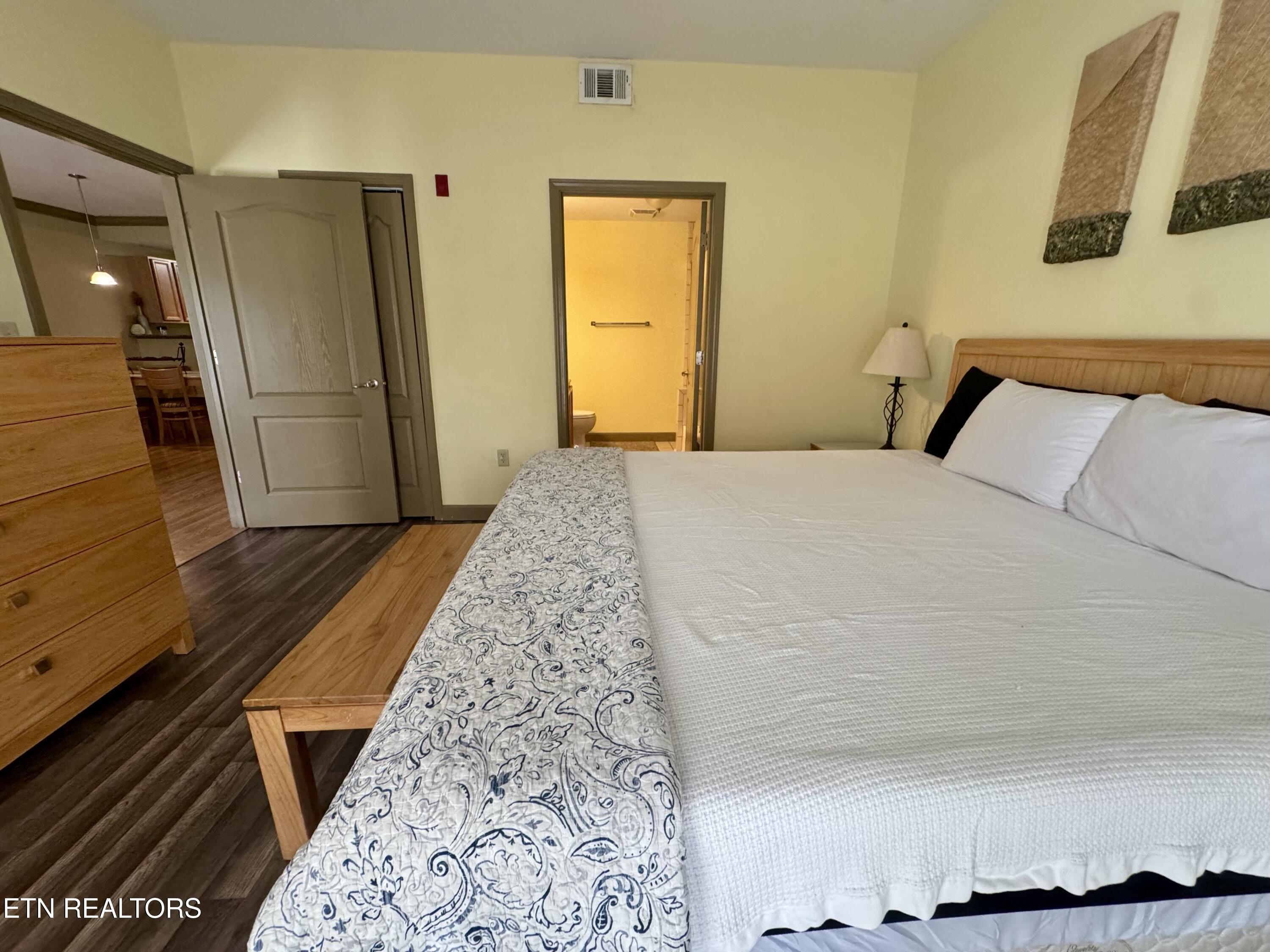 124 Plaza Pigeon Forge TN 37863