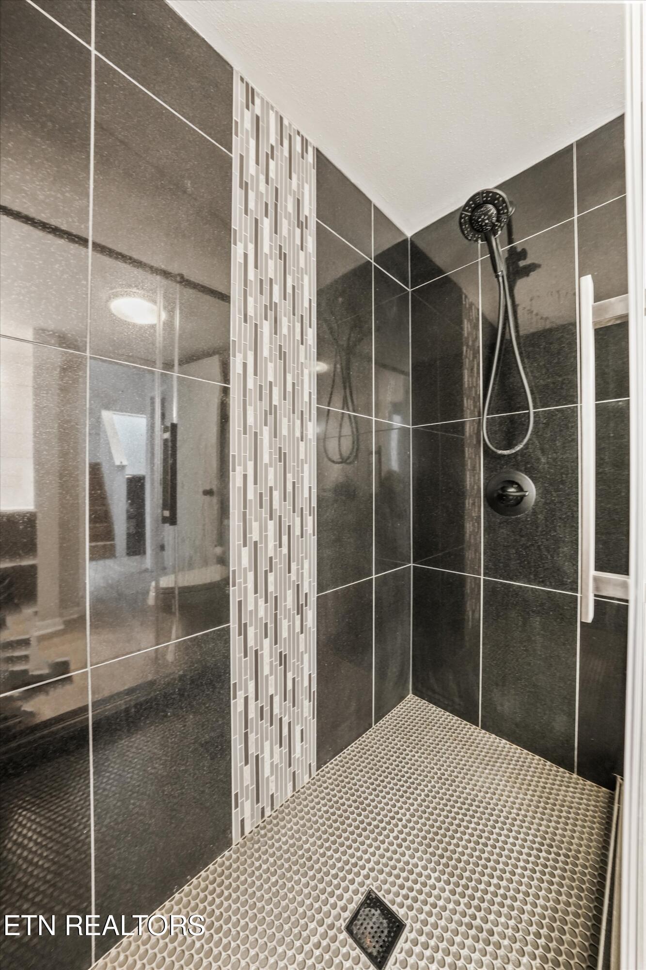 1930 Cherokee Bluff Drive Knoxville TN 37920