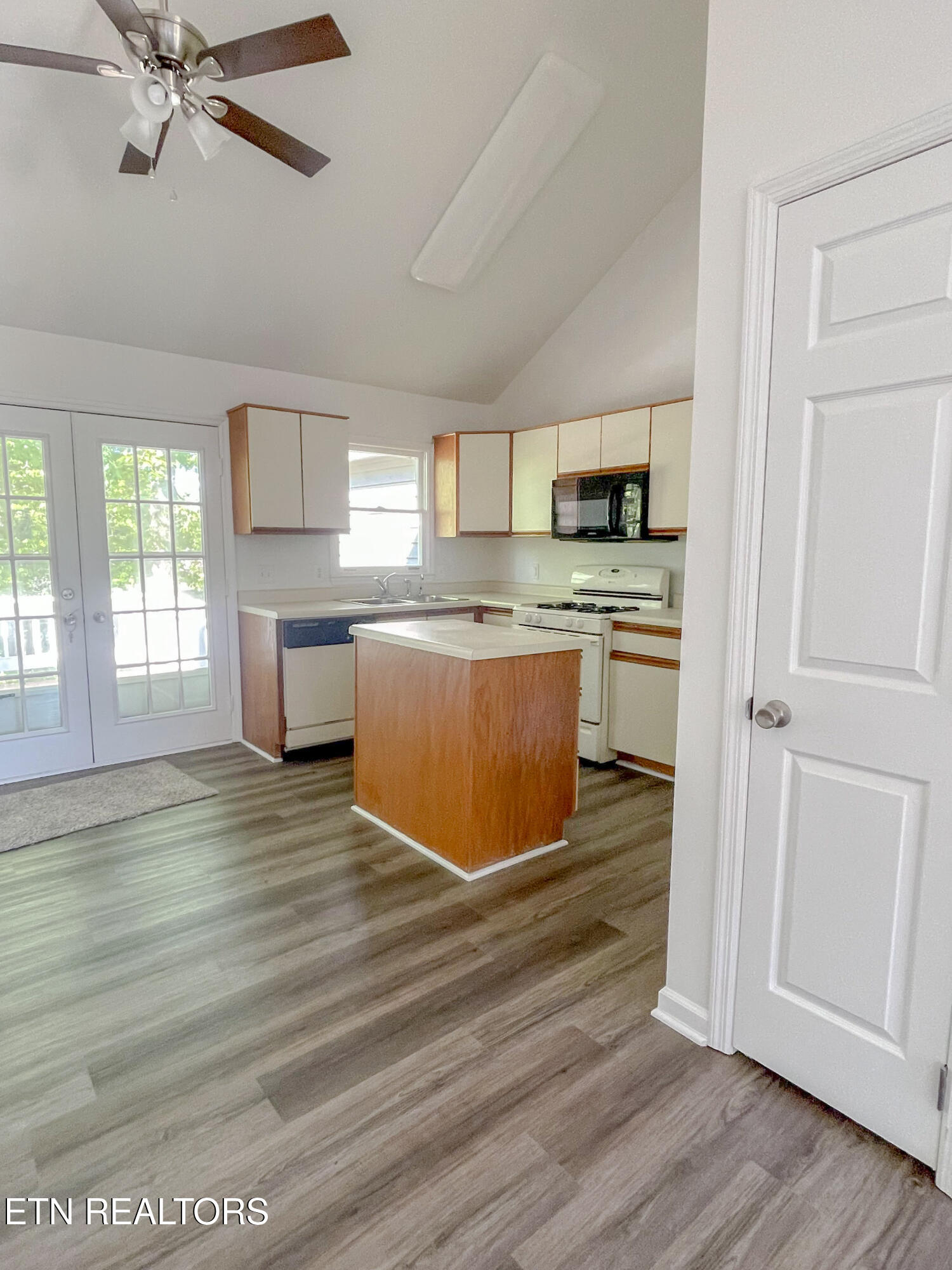 484 Riverbend Drive Crossville TN 38555