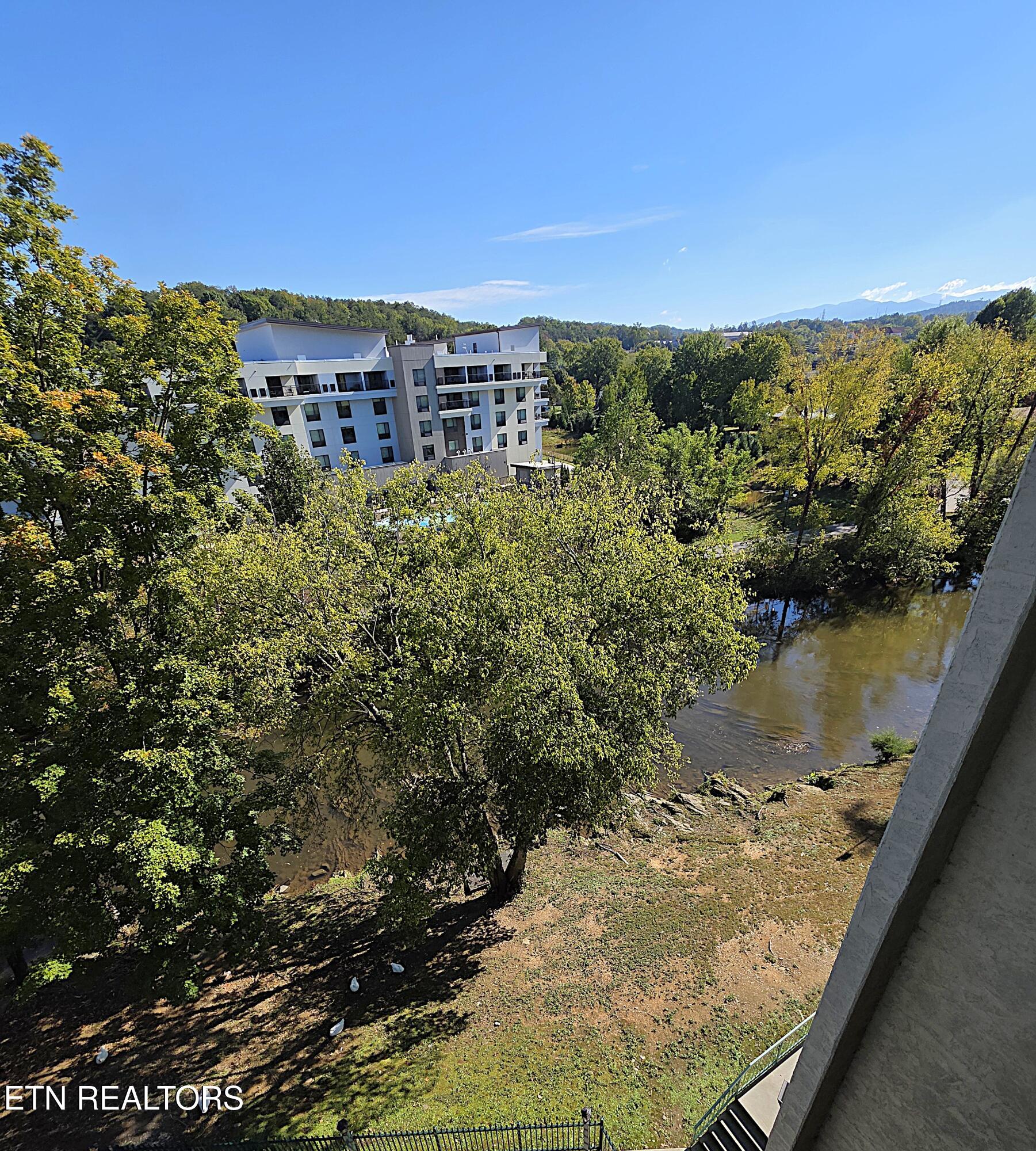 3215 N River Road Pigeon Forge TN 37863
