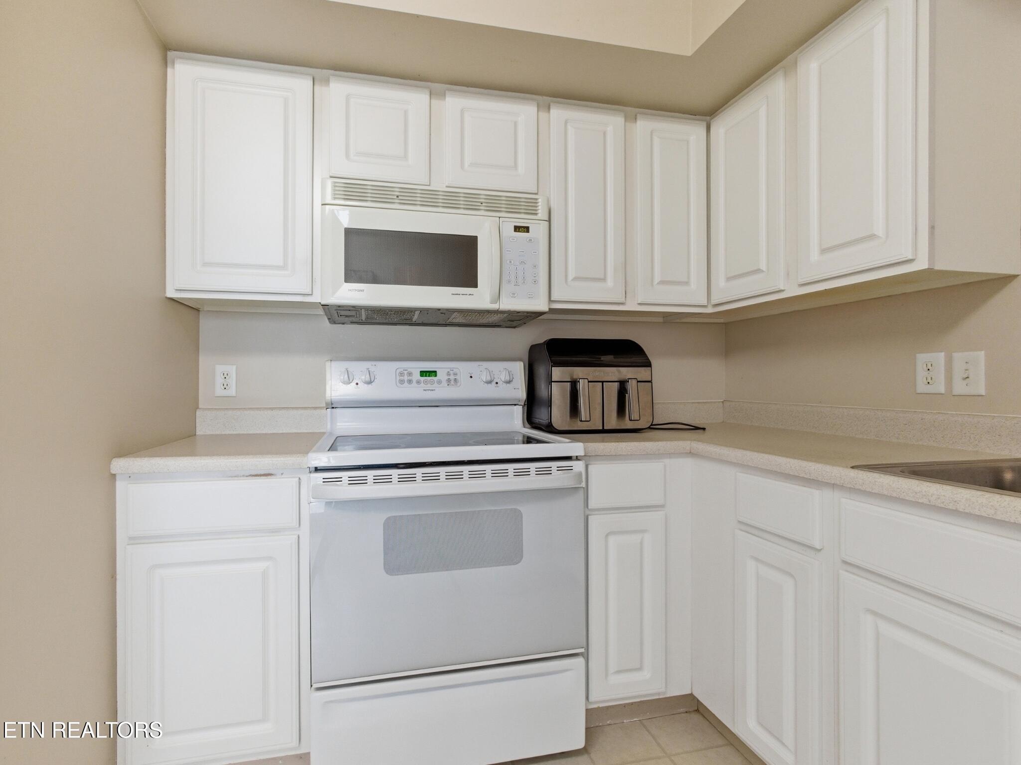 530 Orchard Valley Way Pigeon Forge TN 37862
