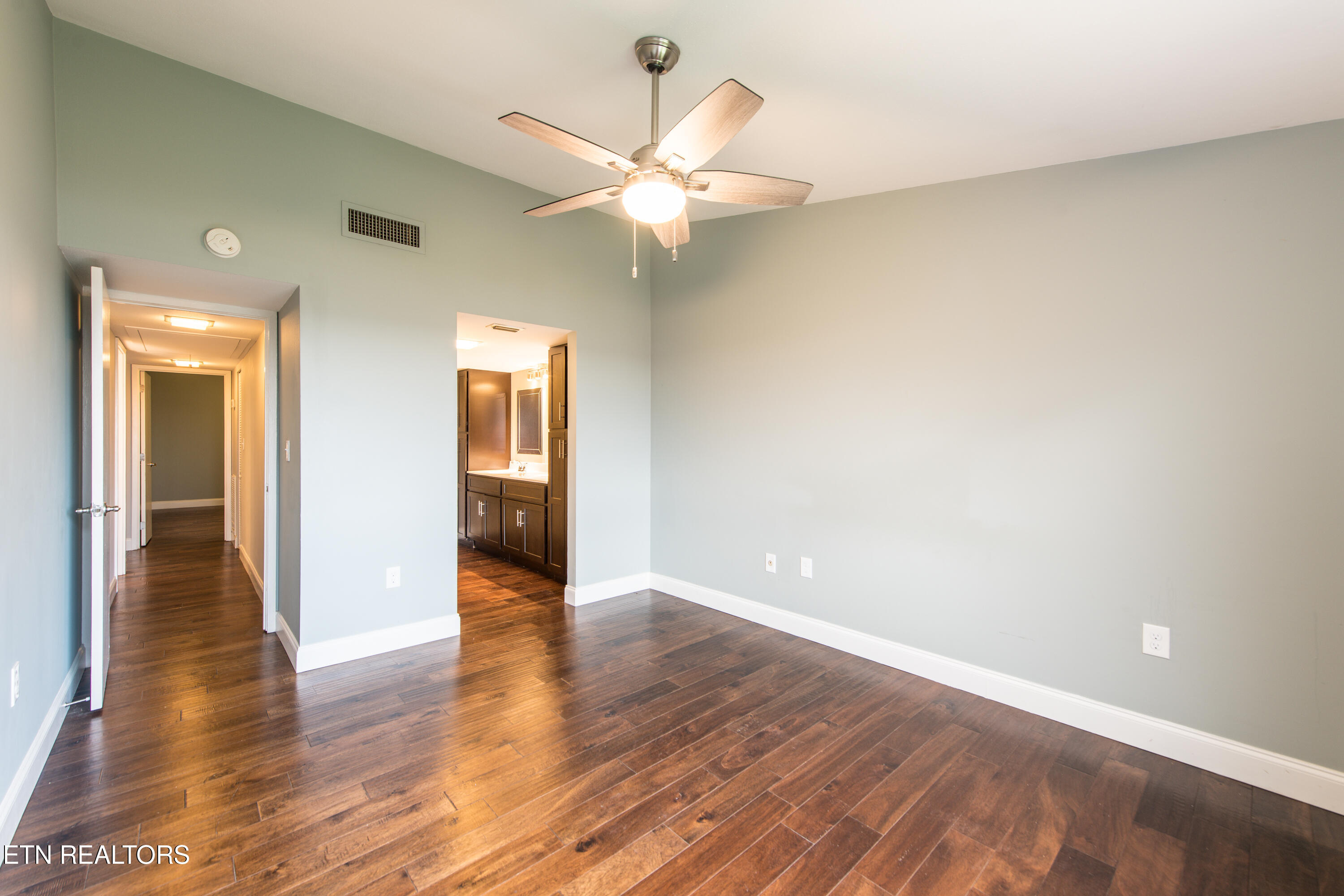 1911 Cherokee Bluff Drive Knoxville TN 37920