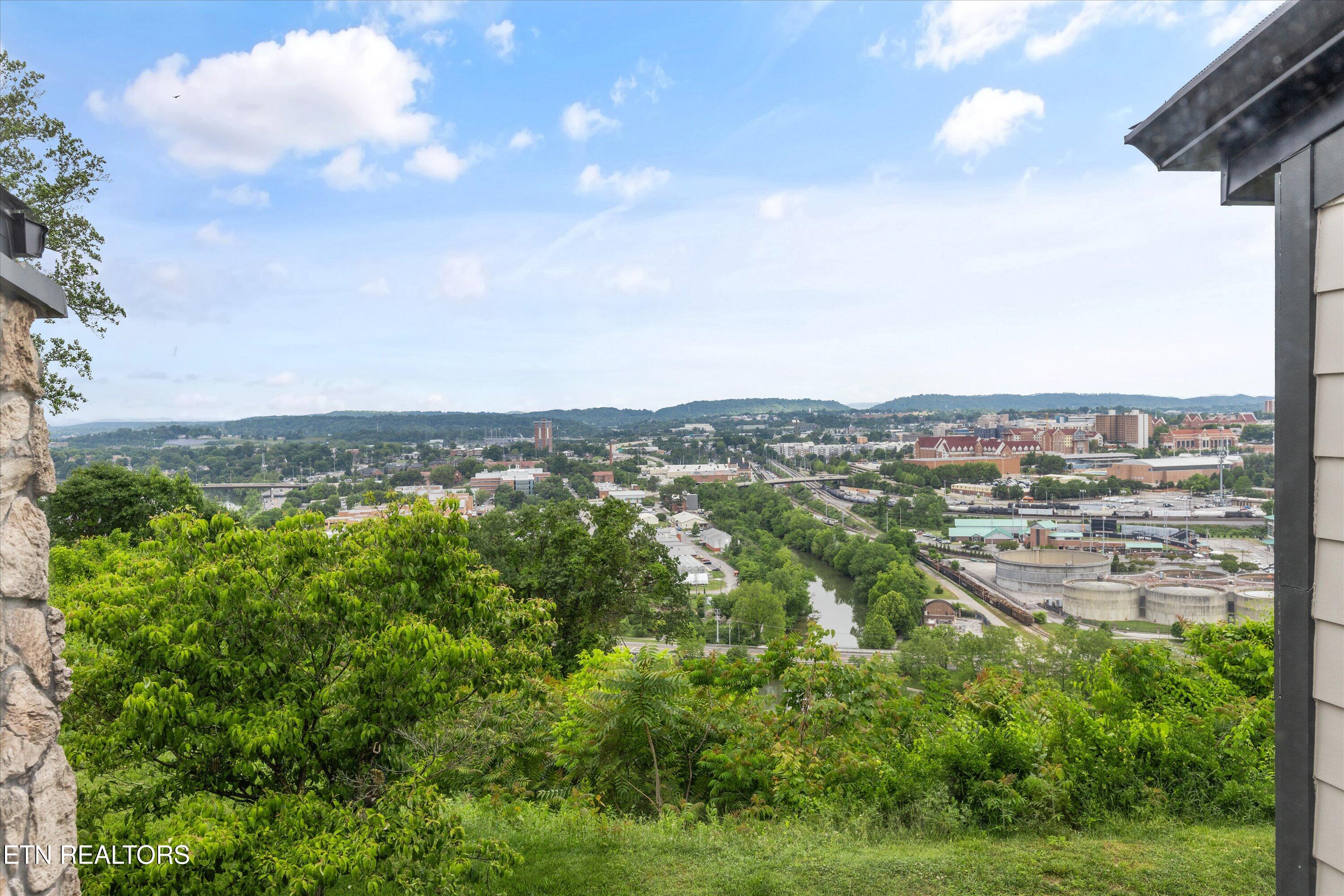 1911 Cherokee Bluff Drive Knoxville TN 37920