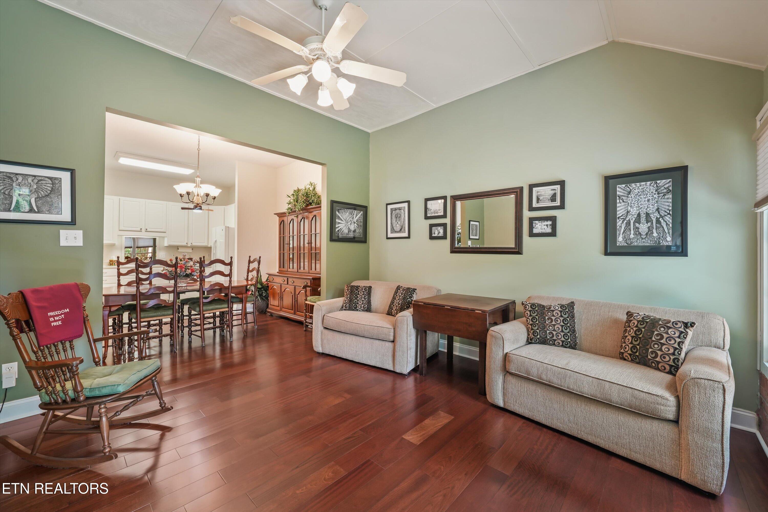 359 Paine Lake Drive Sevierville TN 37862