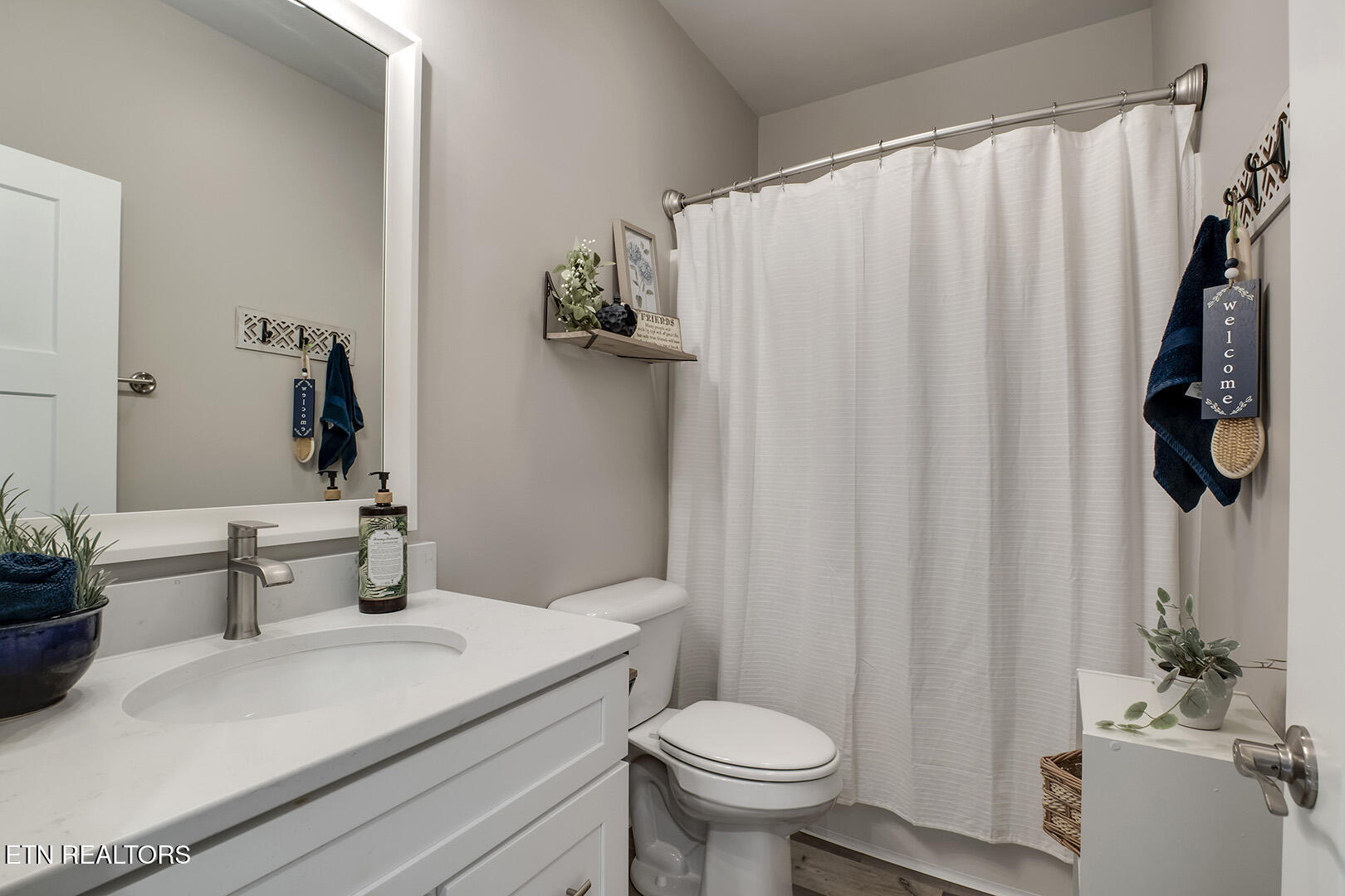984 Meadow Walk Lane Lenoir City TN 37772