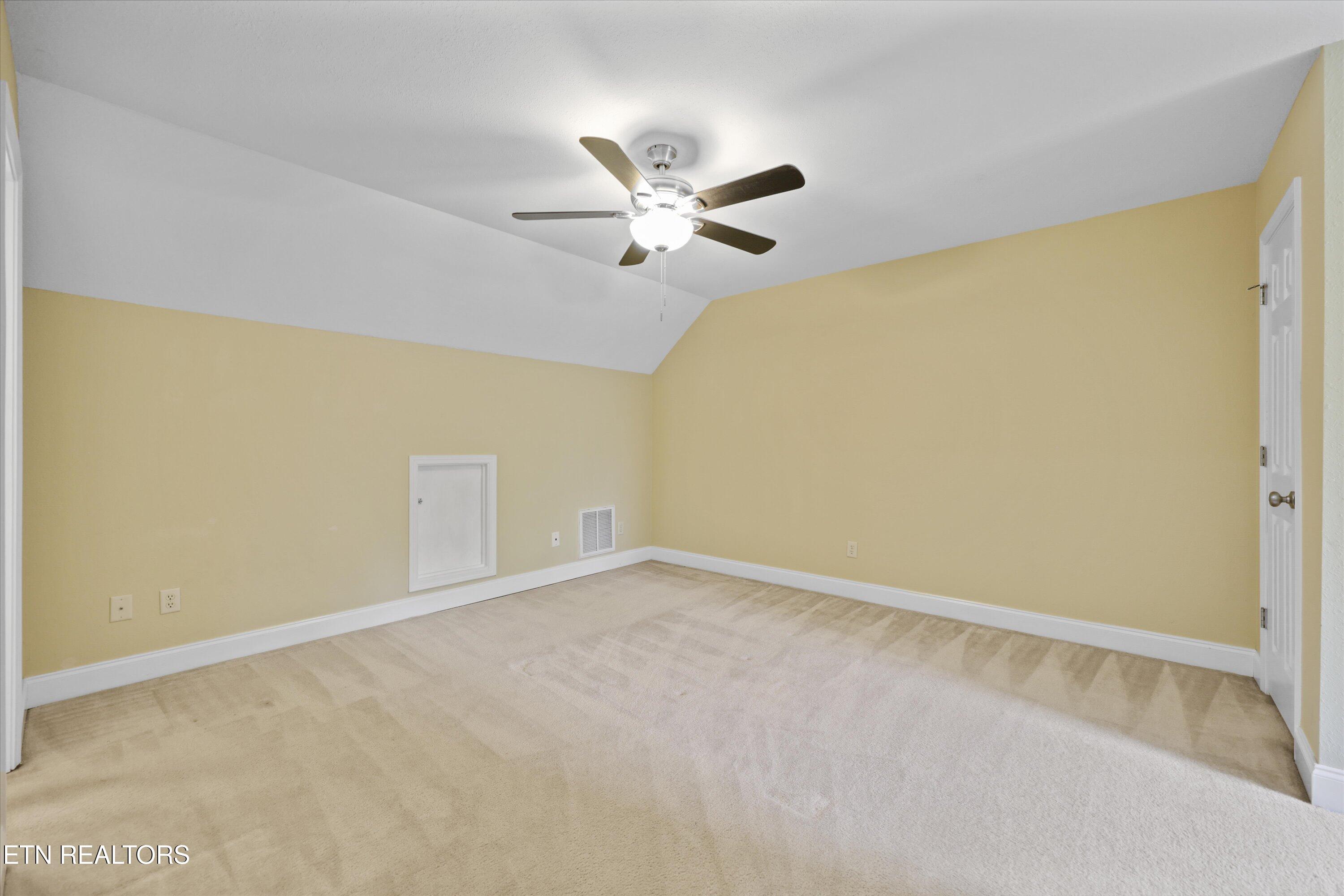 560 Meadow Walk Lane Lenoir City TN 37772
