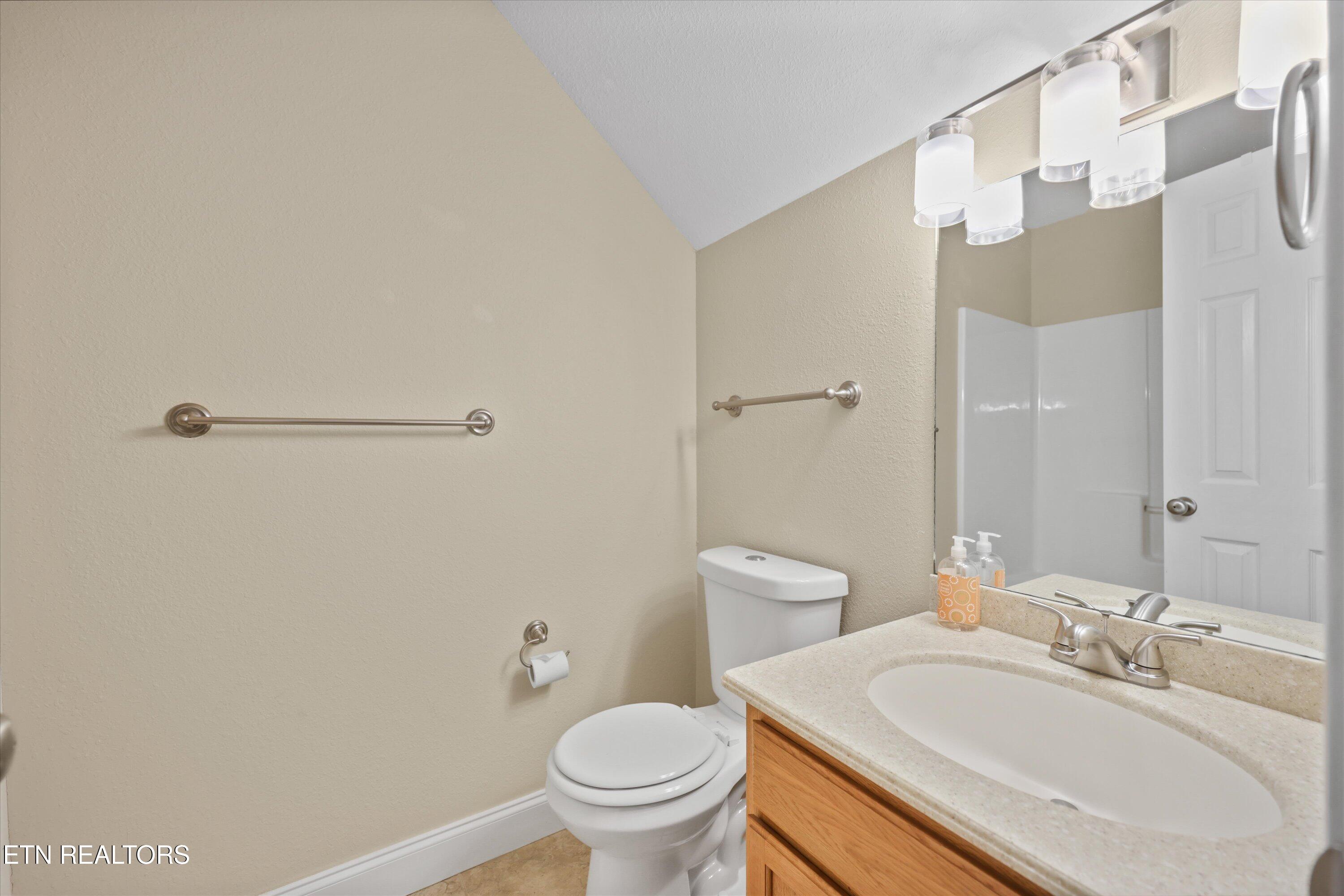 560 Meadow Walk Lane Lenoir City TN 37772