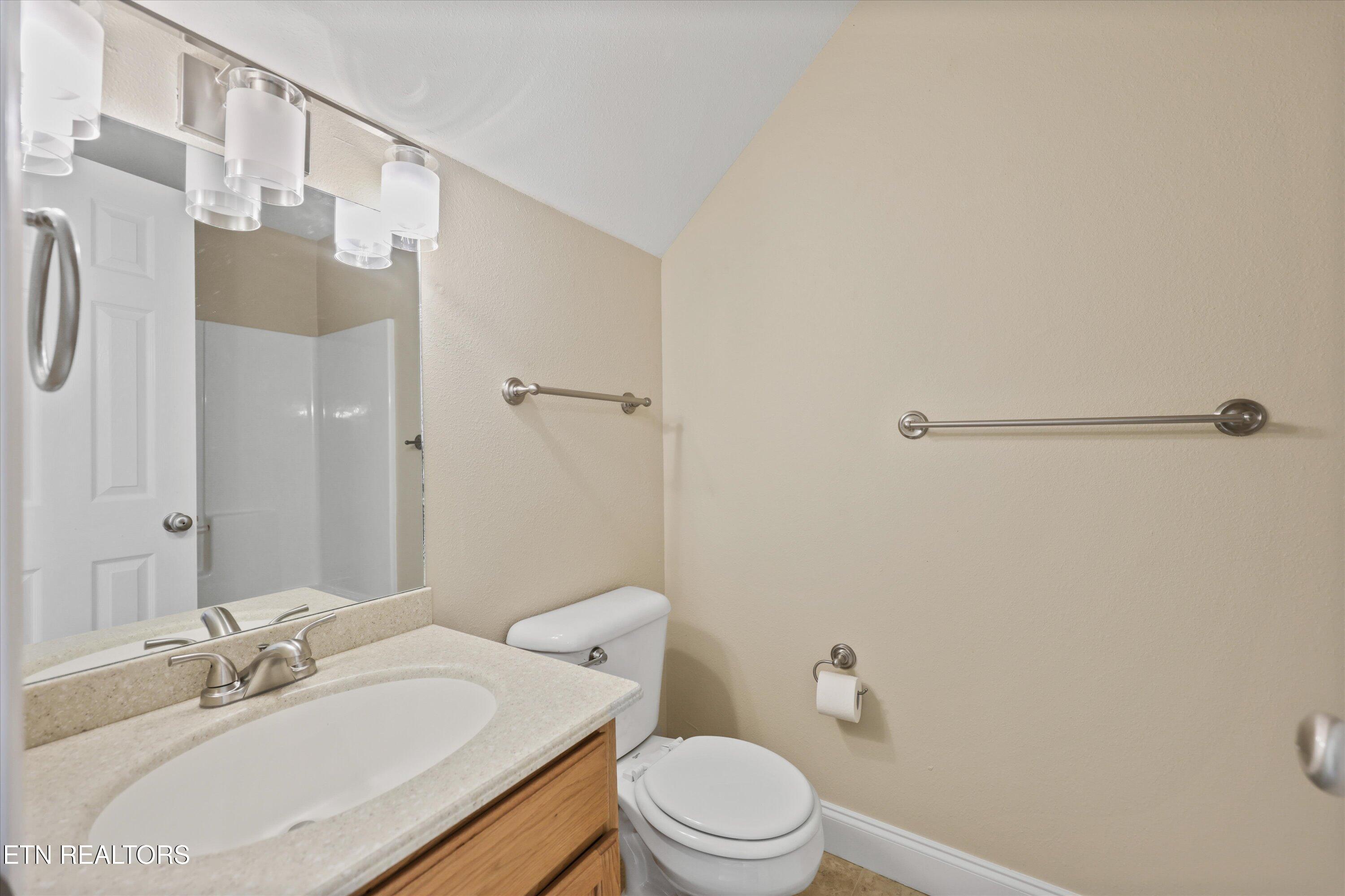 560 Meadow Walk Lane Lenoir City TN 37772
