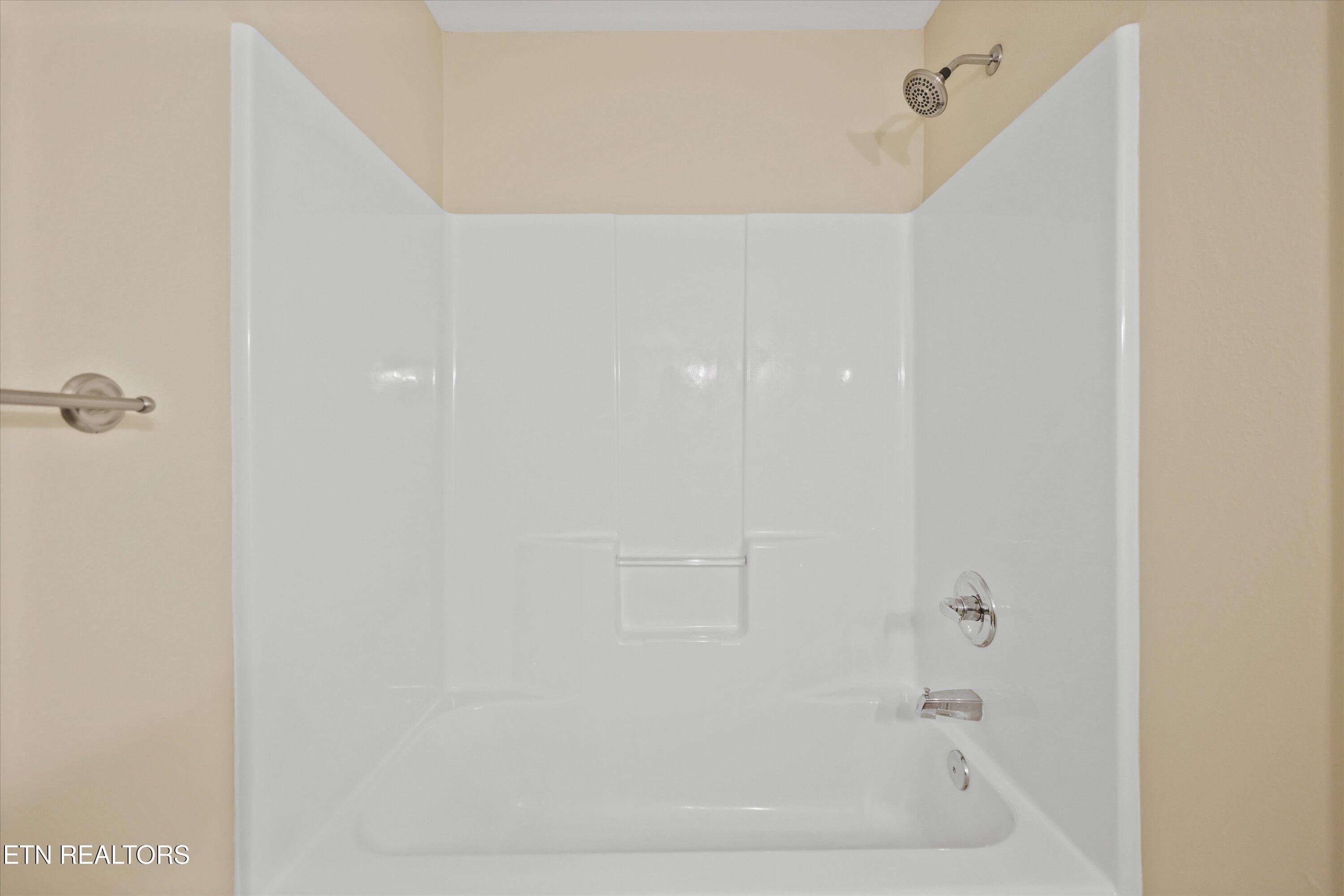 560 Meadow Walk Lane Lenoir City TN 37772