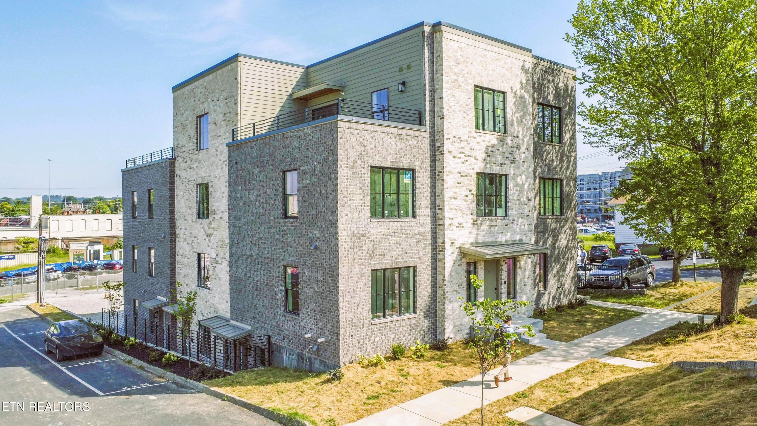 1911 Forest Avenue Knoxville TN 37916