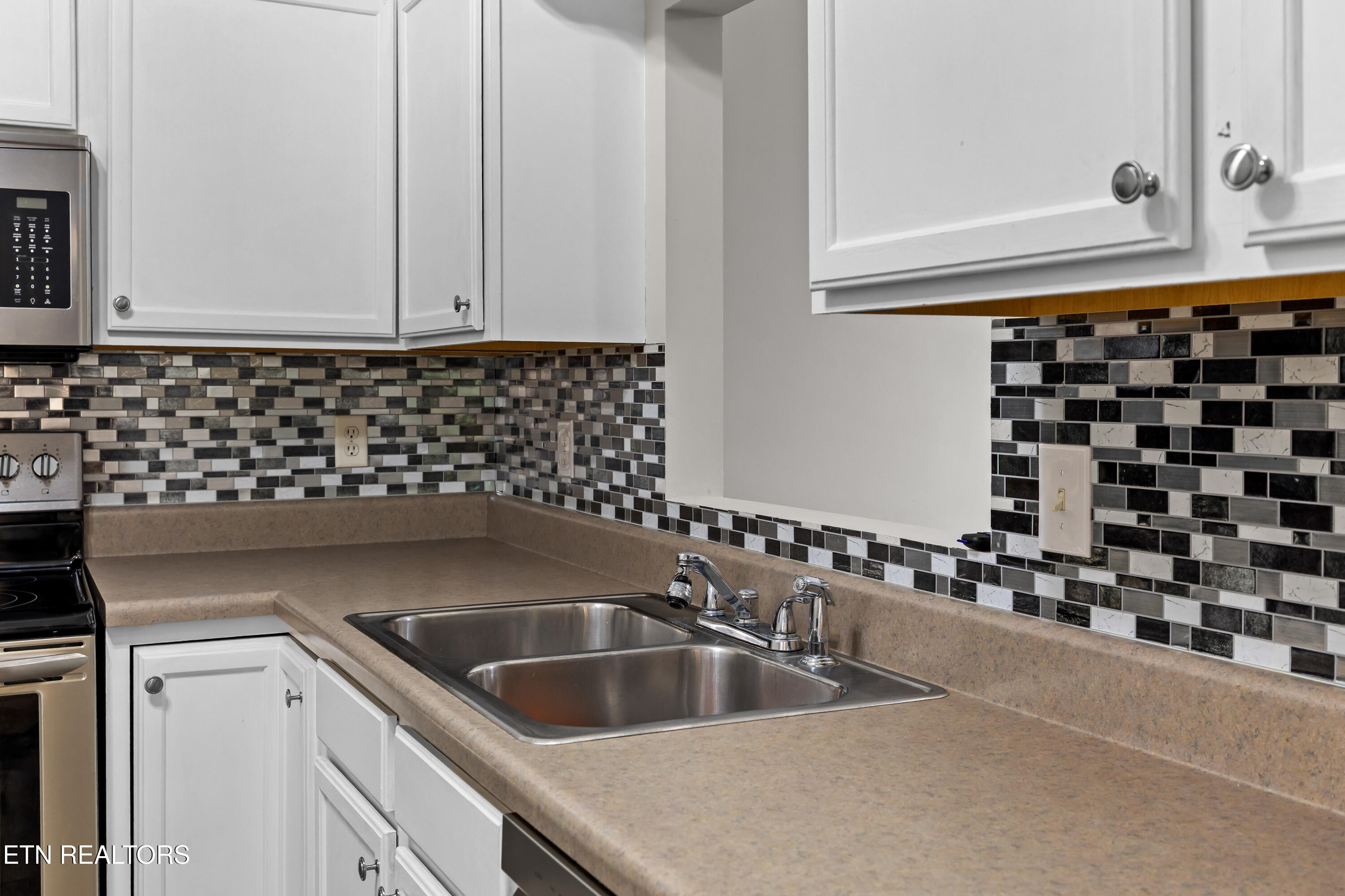 4027 Darwin Way Knoxville TN 37918
