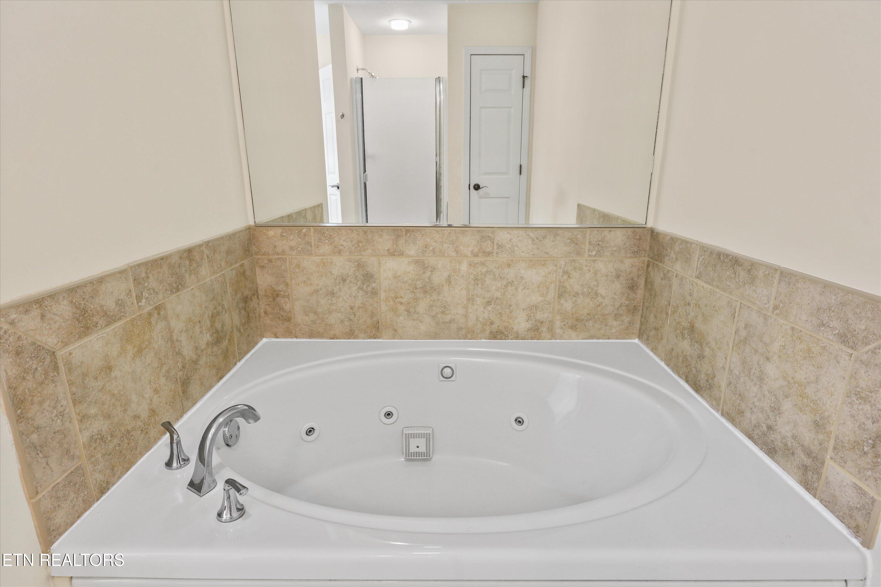 8772 Carriage House Way Knoxville TN 37923