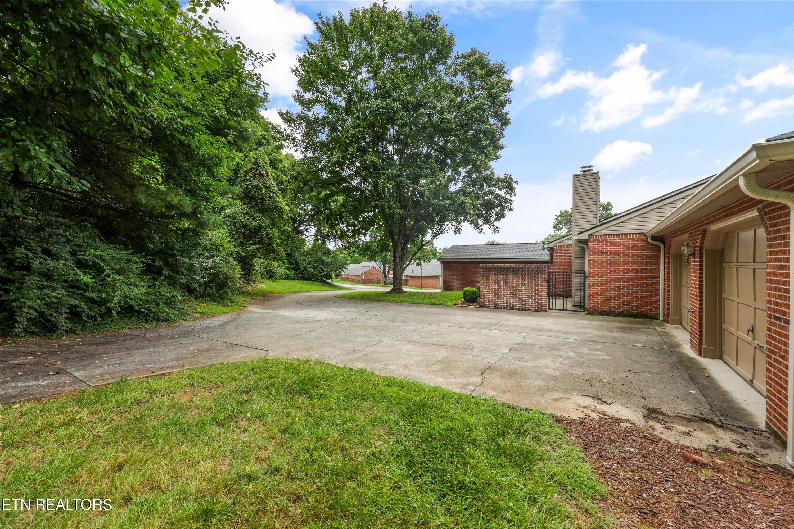 5035 Griffins Gate Lane Knoxville TN 37912