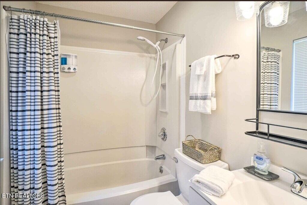 1260 Ski View Gatlinburg TN 37738