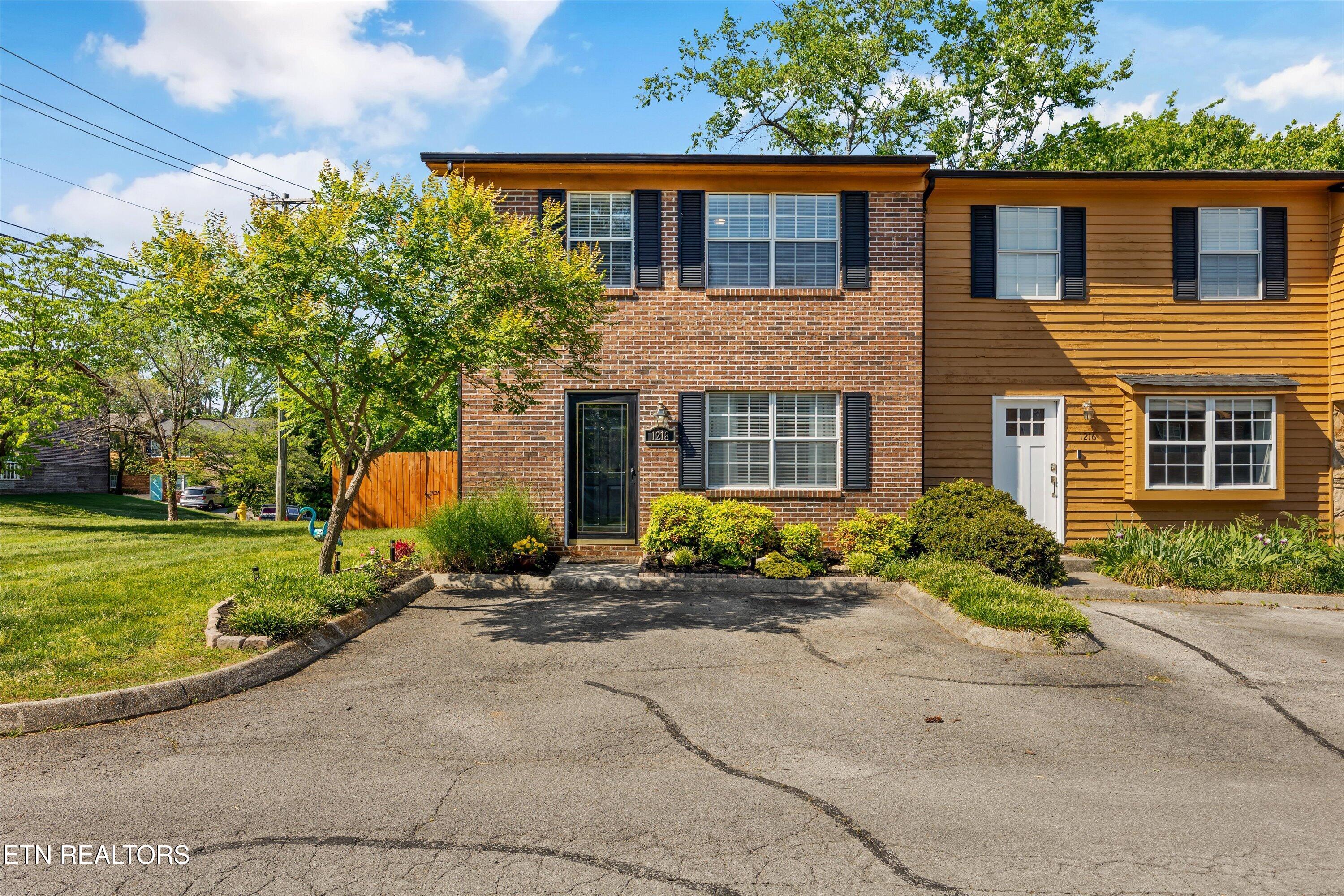 1218 Crest Brook Drive Knoxville TN 37923