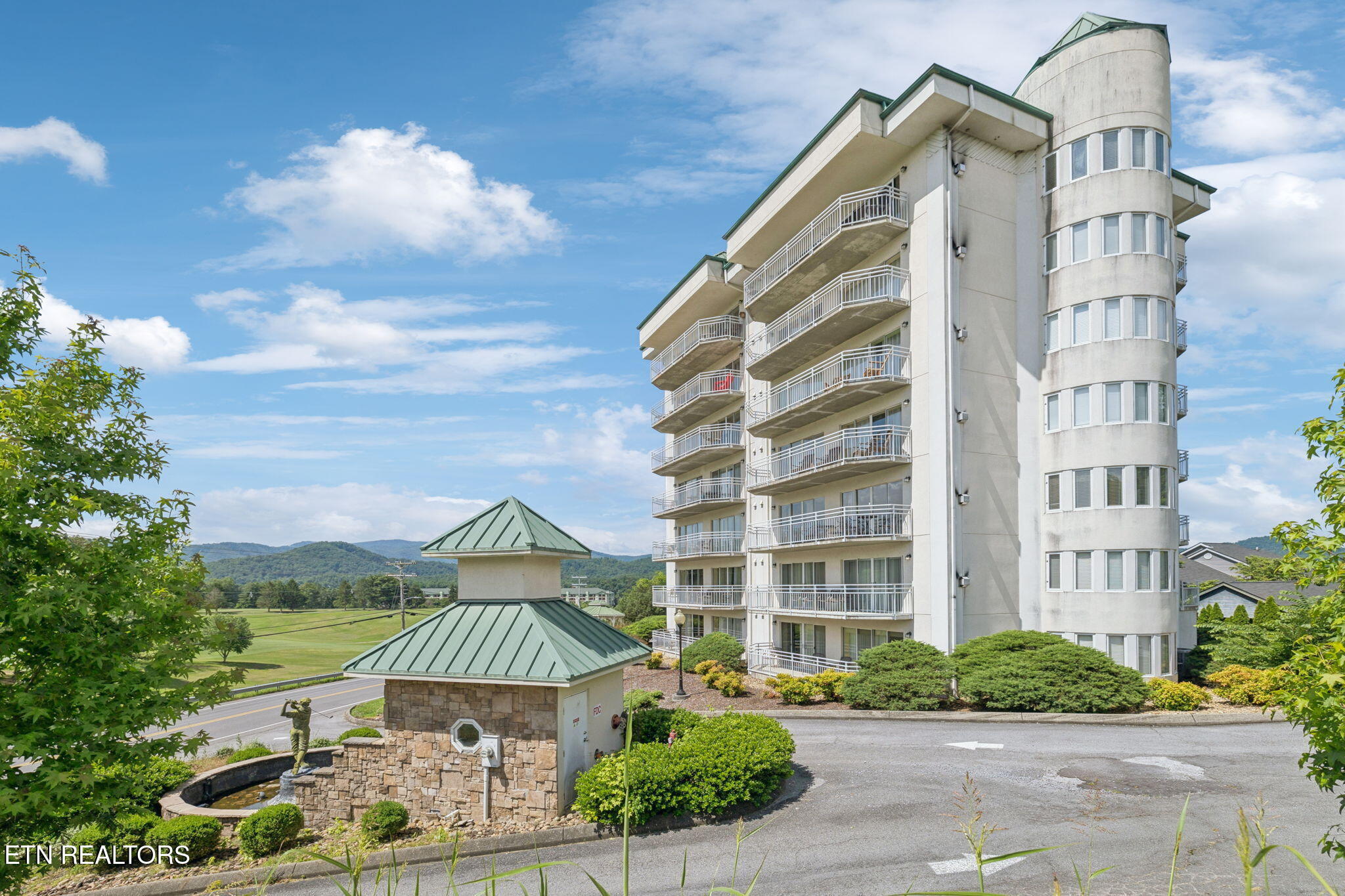 503 Dollywood Lane Pigeon Forge TN 37863