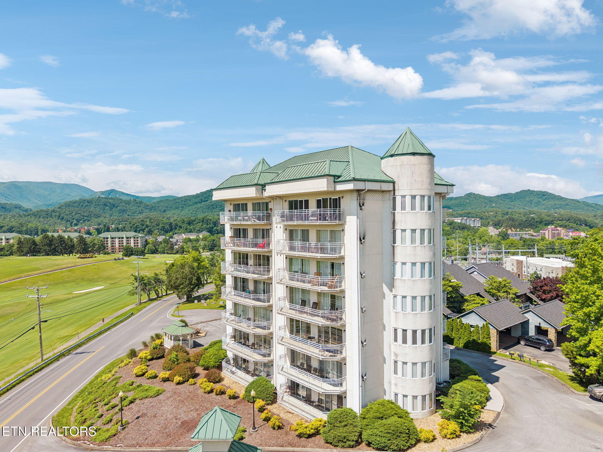 503 Dollywood Lane Pigeon Forge TN 37863