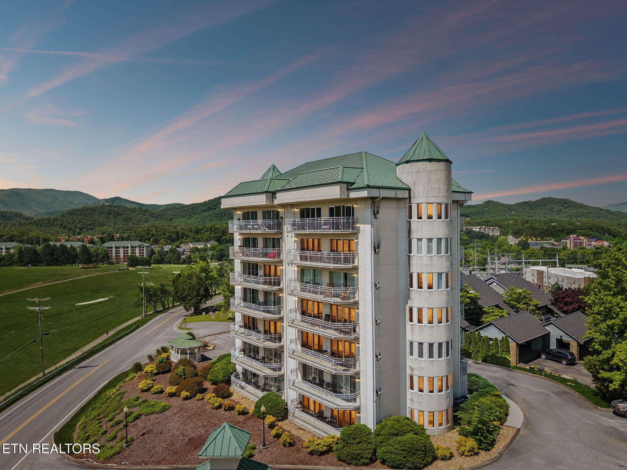 503 Dollywood Lane Pigeon Forge TN 37863