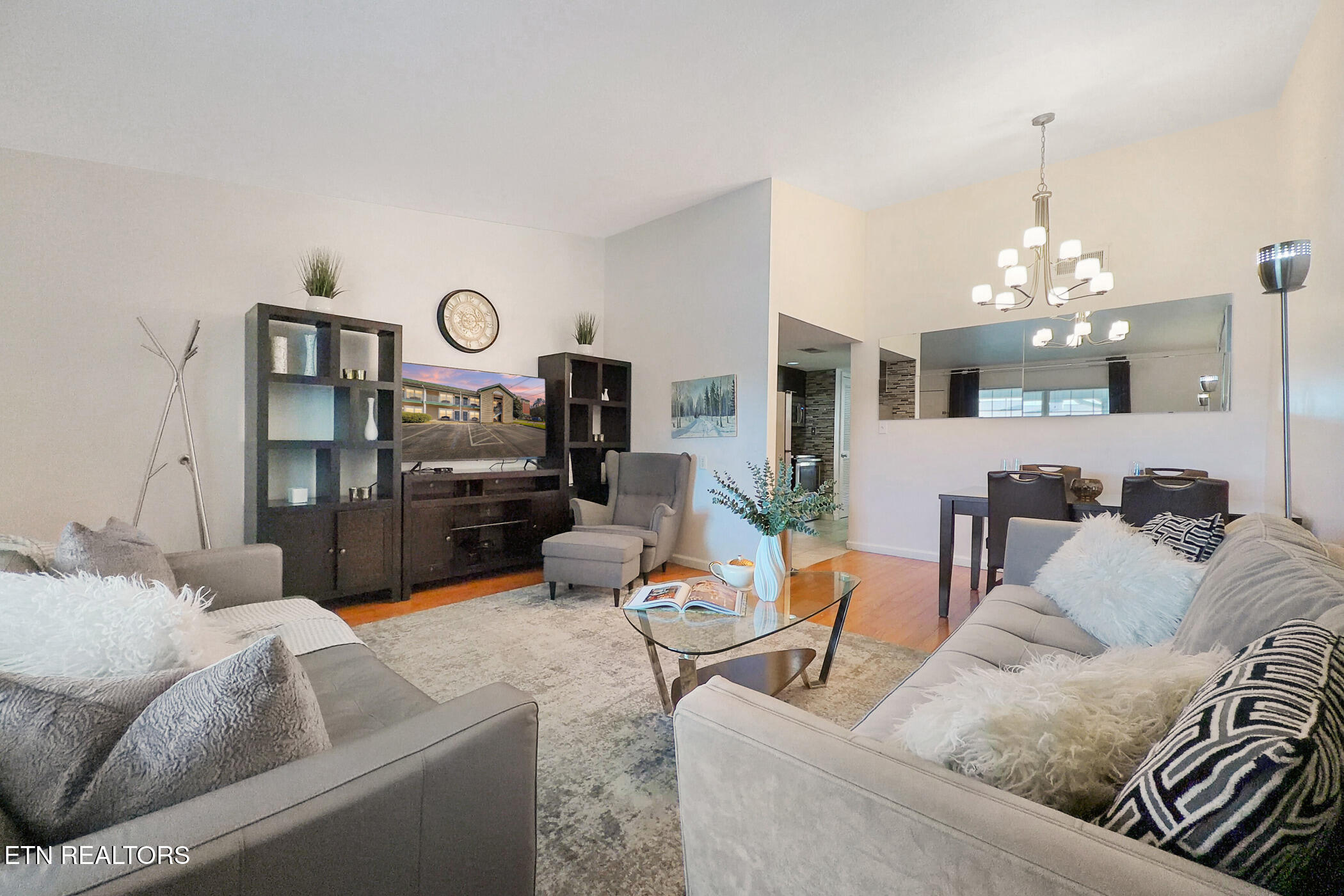 2743 Colonial Dr Drive Pigeon Forge TN 37863