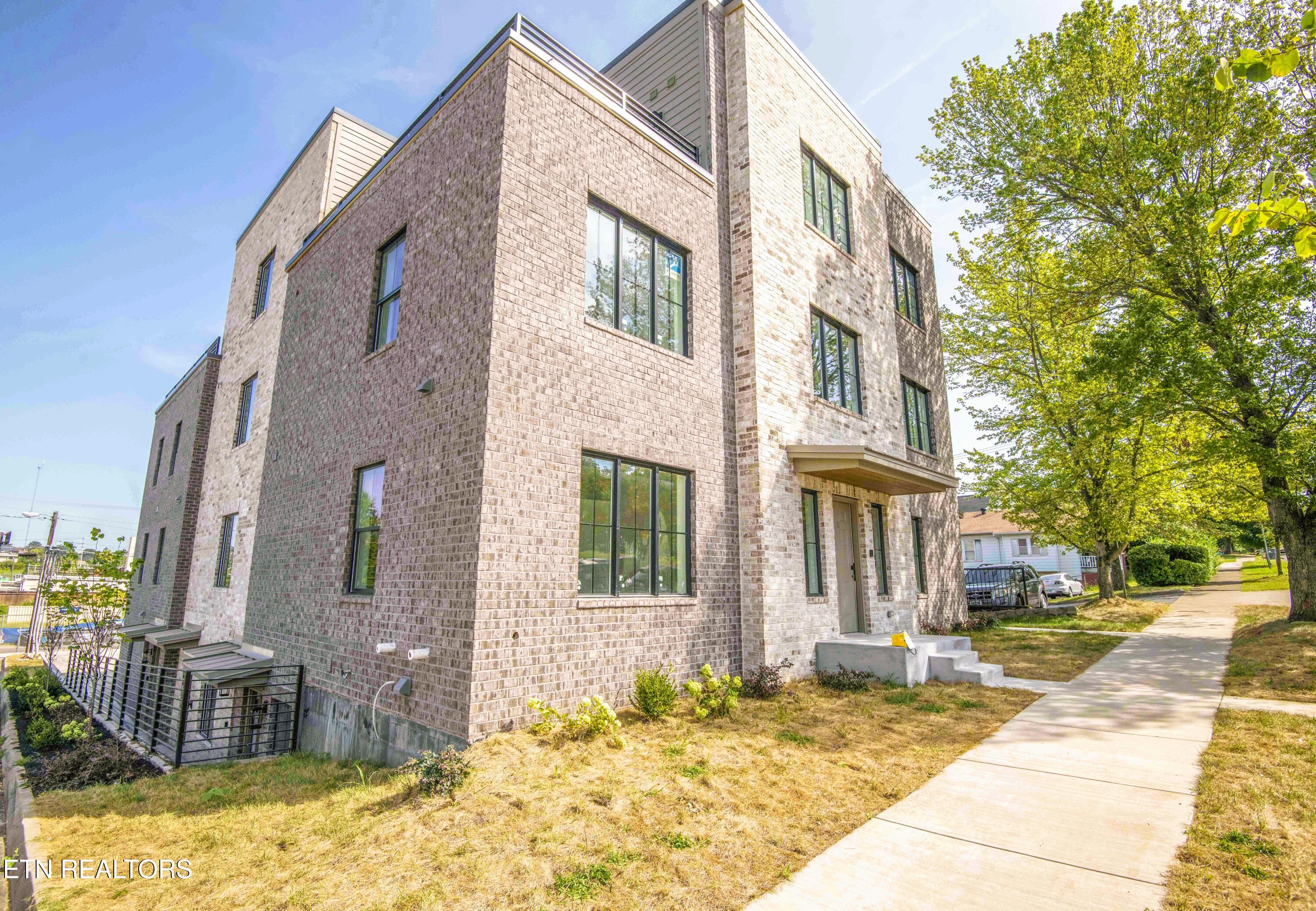 1911 Forest Avenue Knoxville TN 37916
