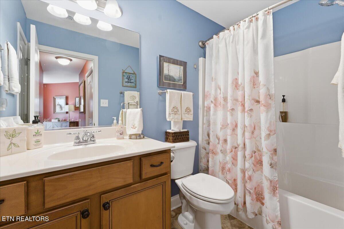 327 Glenview Circle Lenoir City TN 37771