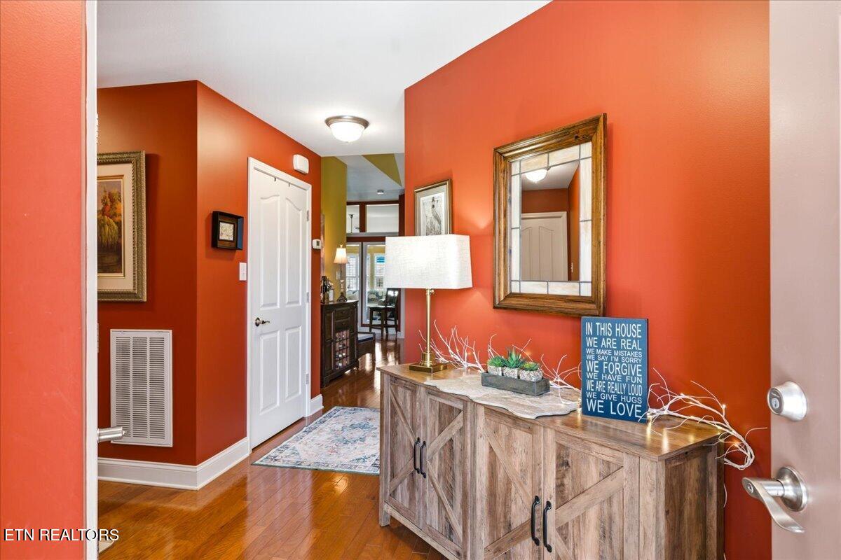 327 Glenview Circle Lenoir City TN 37771