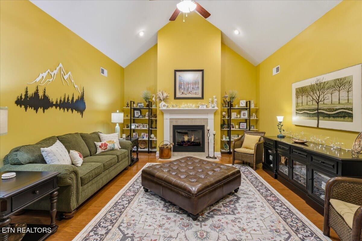 327 Glenview Circle Lenoir City TN 37771