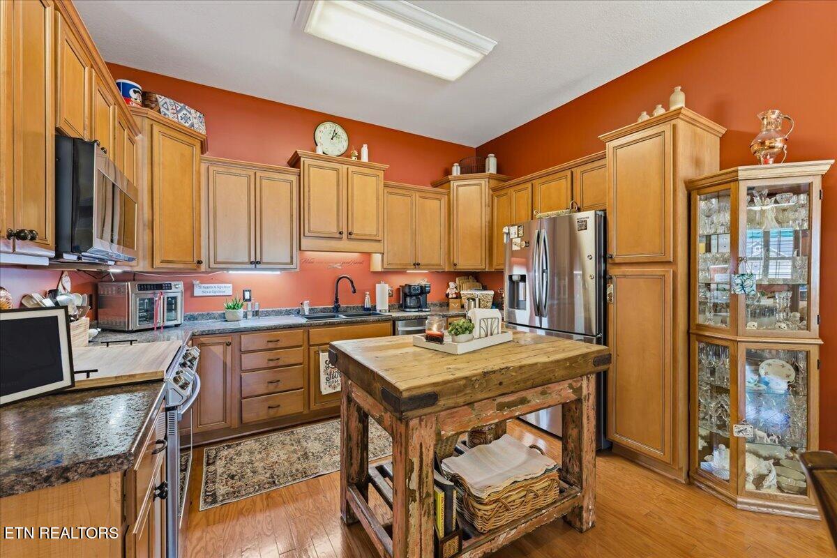 327 Glenview Circle Lenoir City TN 37771