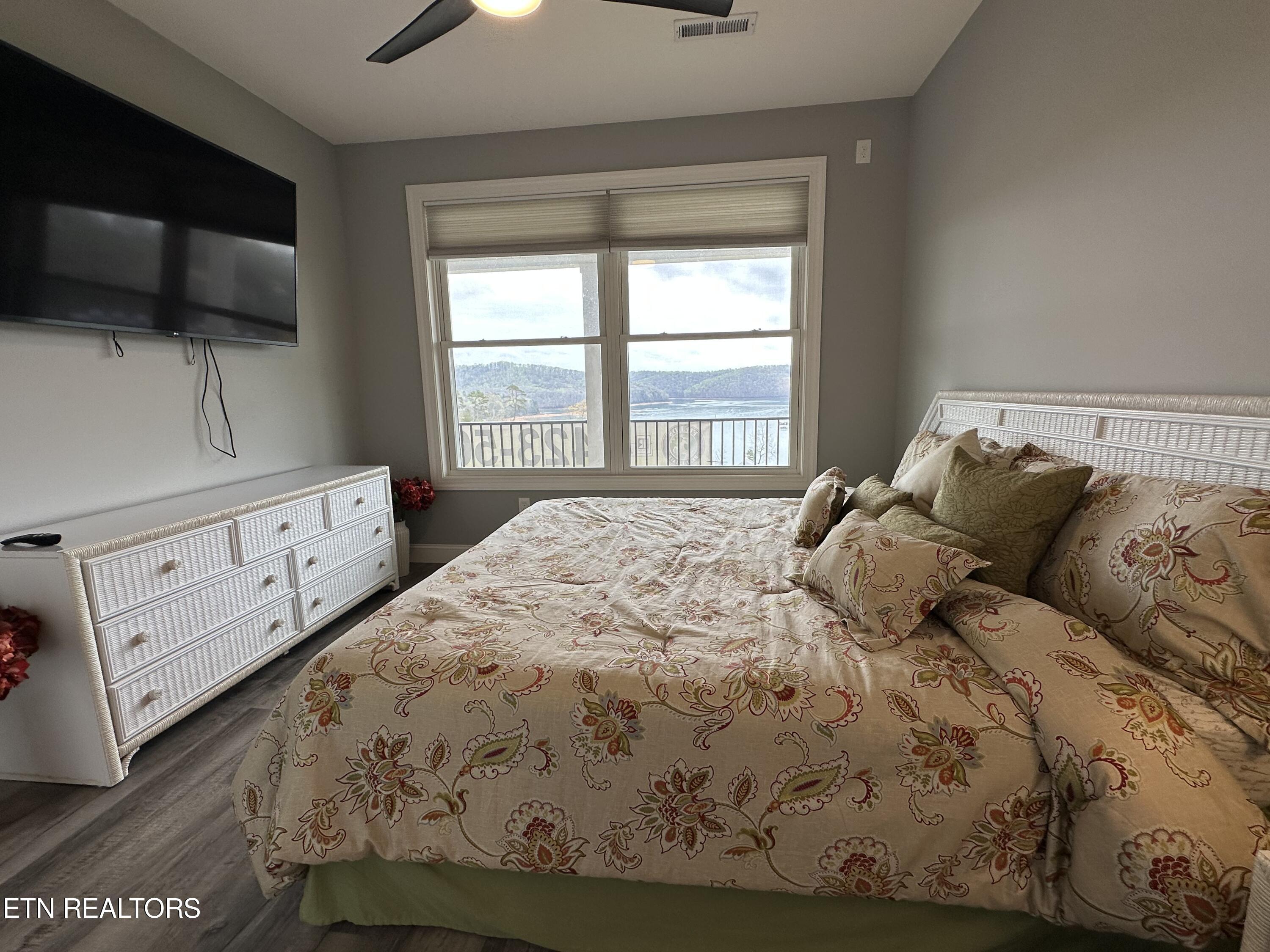 114 E East Harbor View Lane Lafollette TN 37766